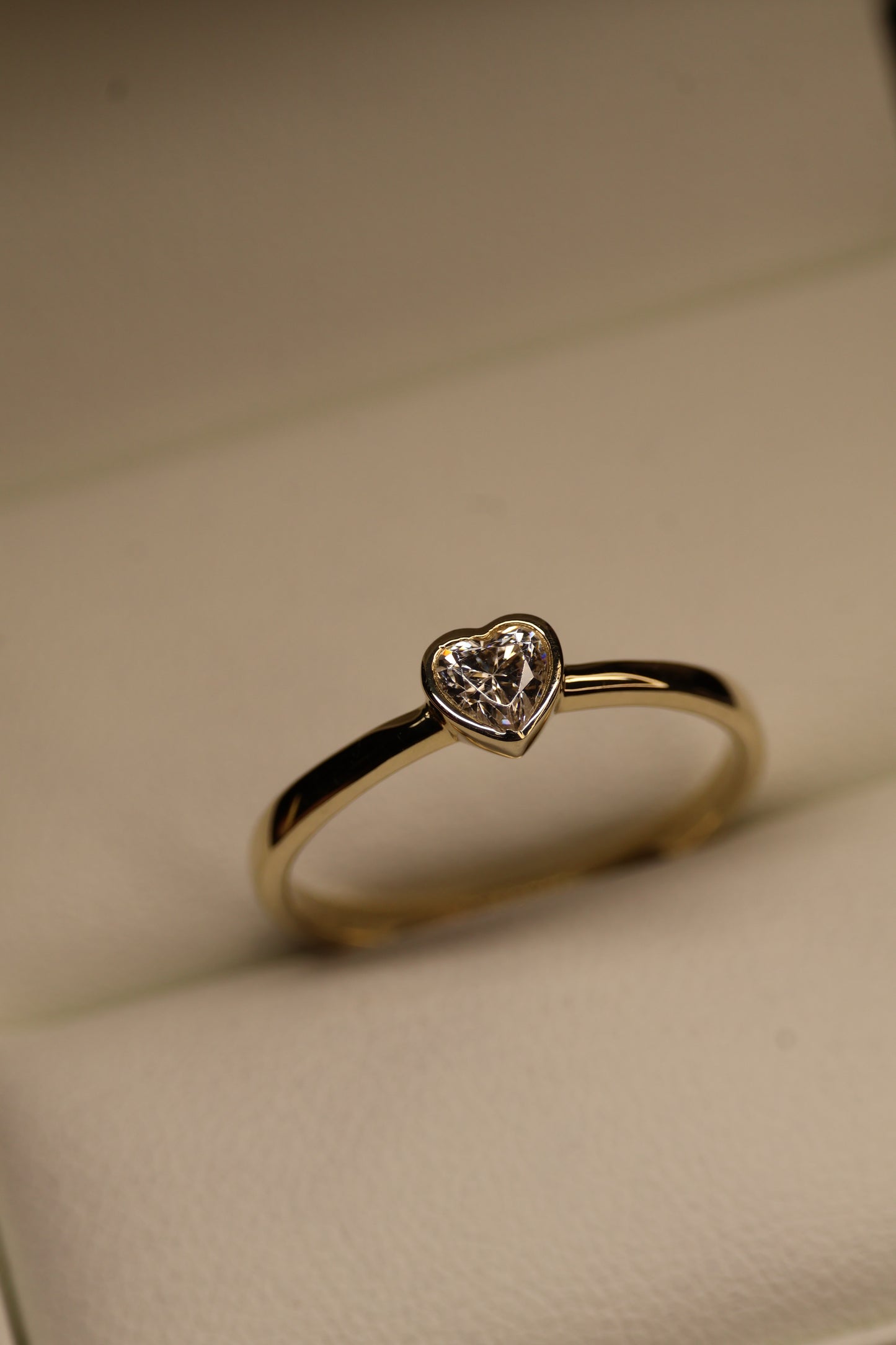 Anilloen Oro Amarillo 14k con Circonia Mod.15907