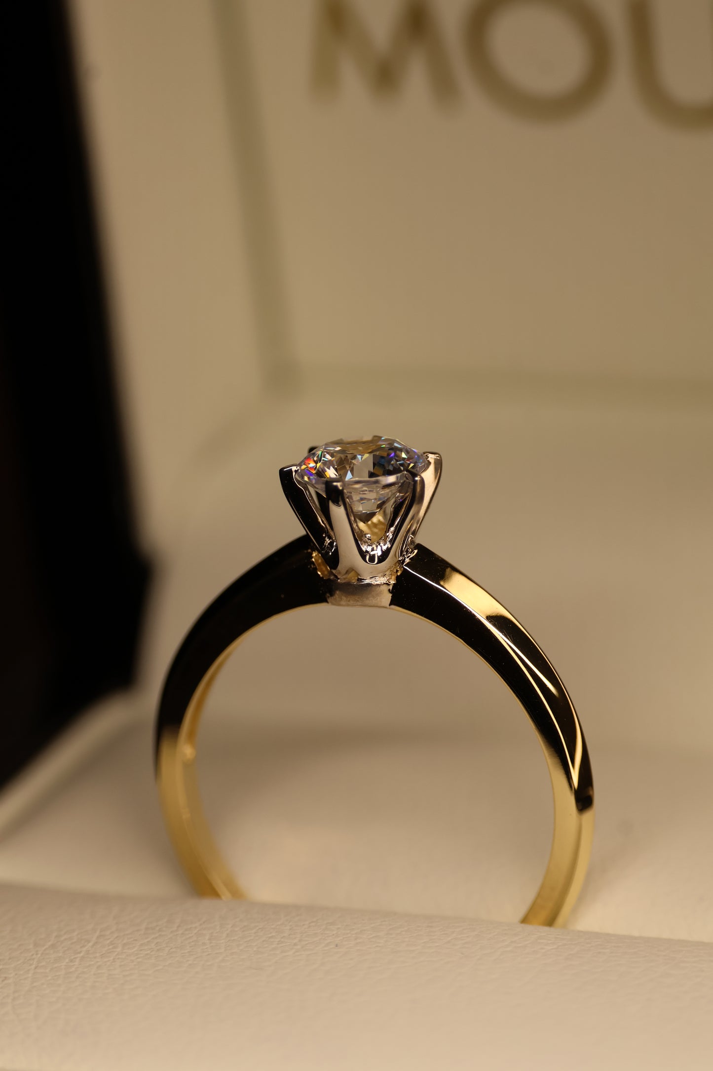 Anillo en Oro Amarillo 14k con Circonia Mod.15908