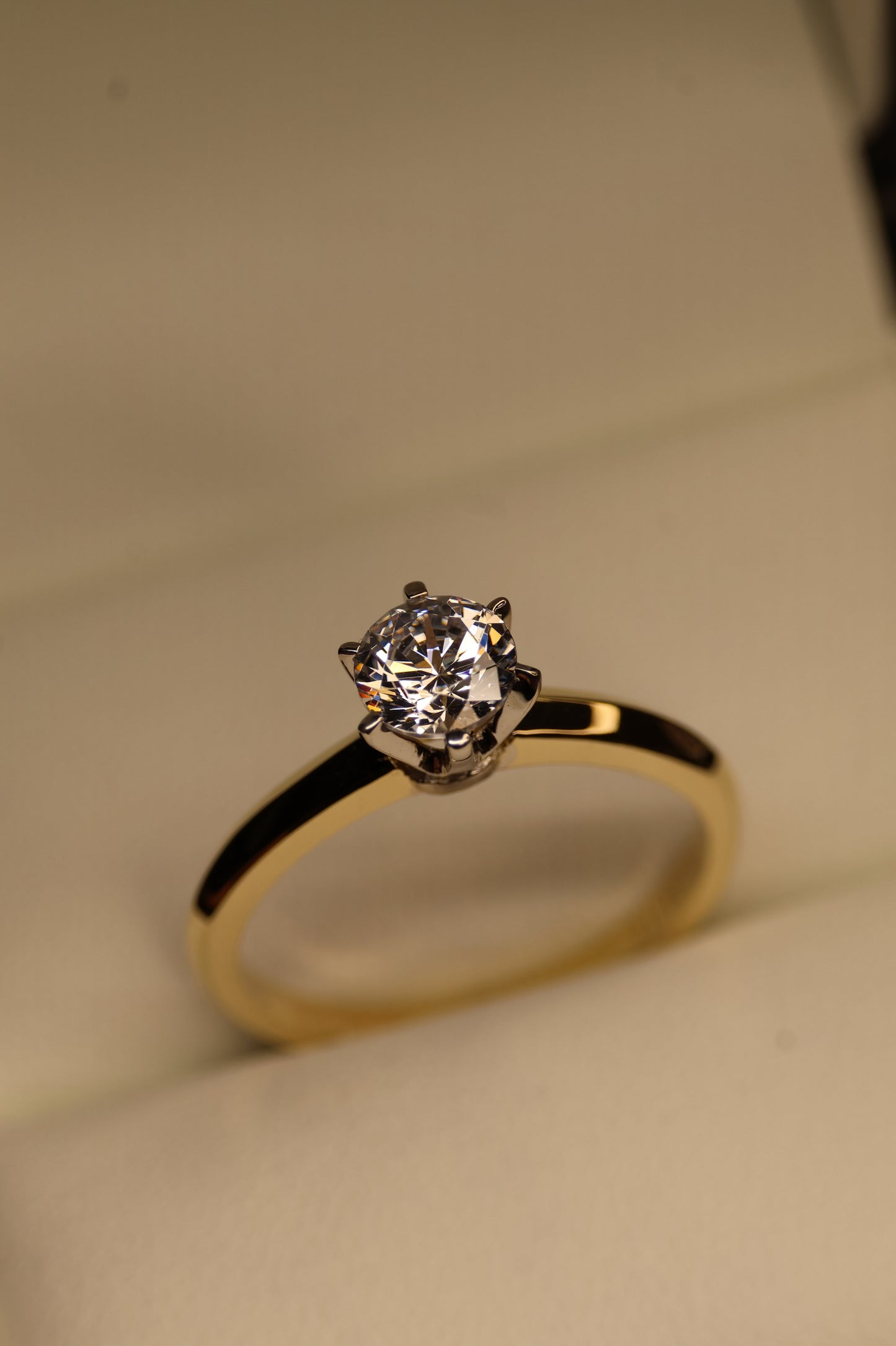 Anillo en Oro Amarillo 14k con Circonia Mod.15908