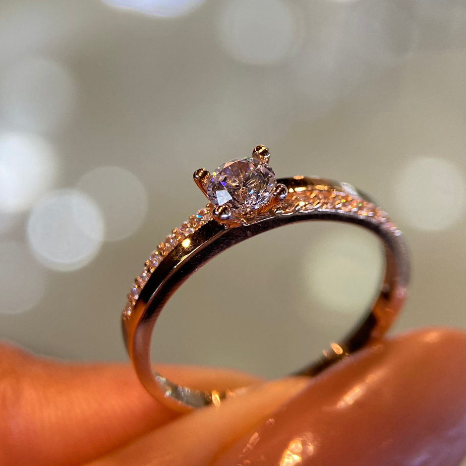 Anillo de compromiso en oro