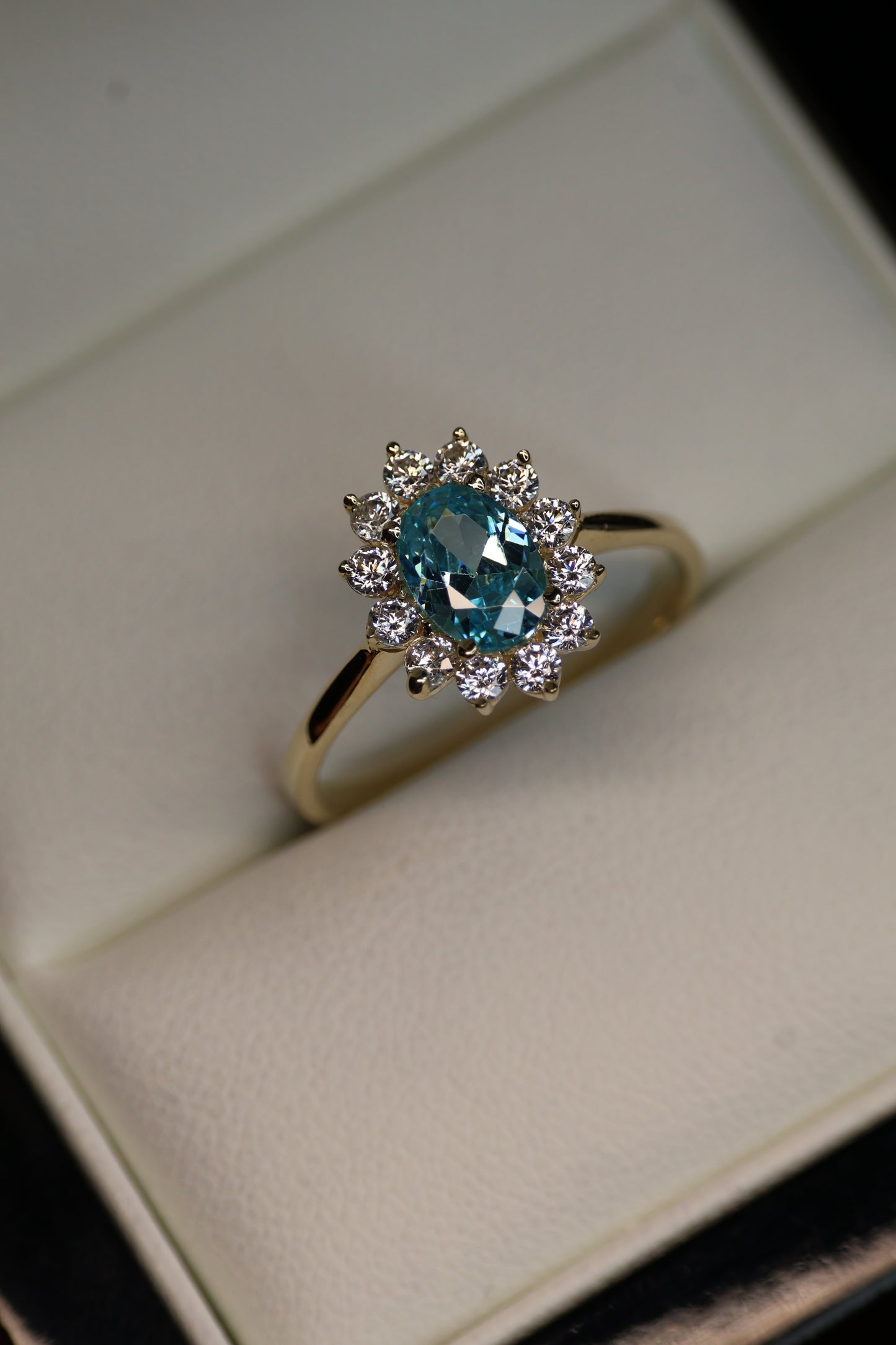 Anillo en Oro Amarillo 14k con Circonia Mod.15913