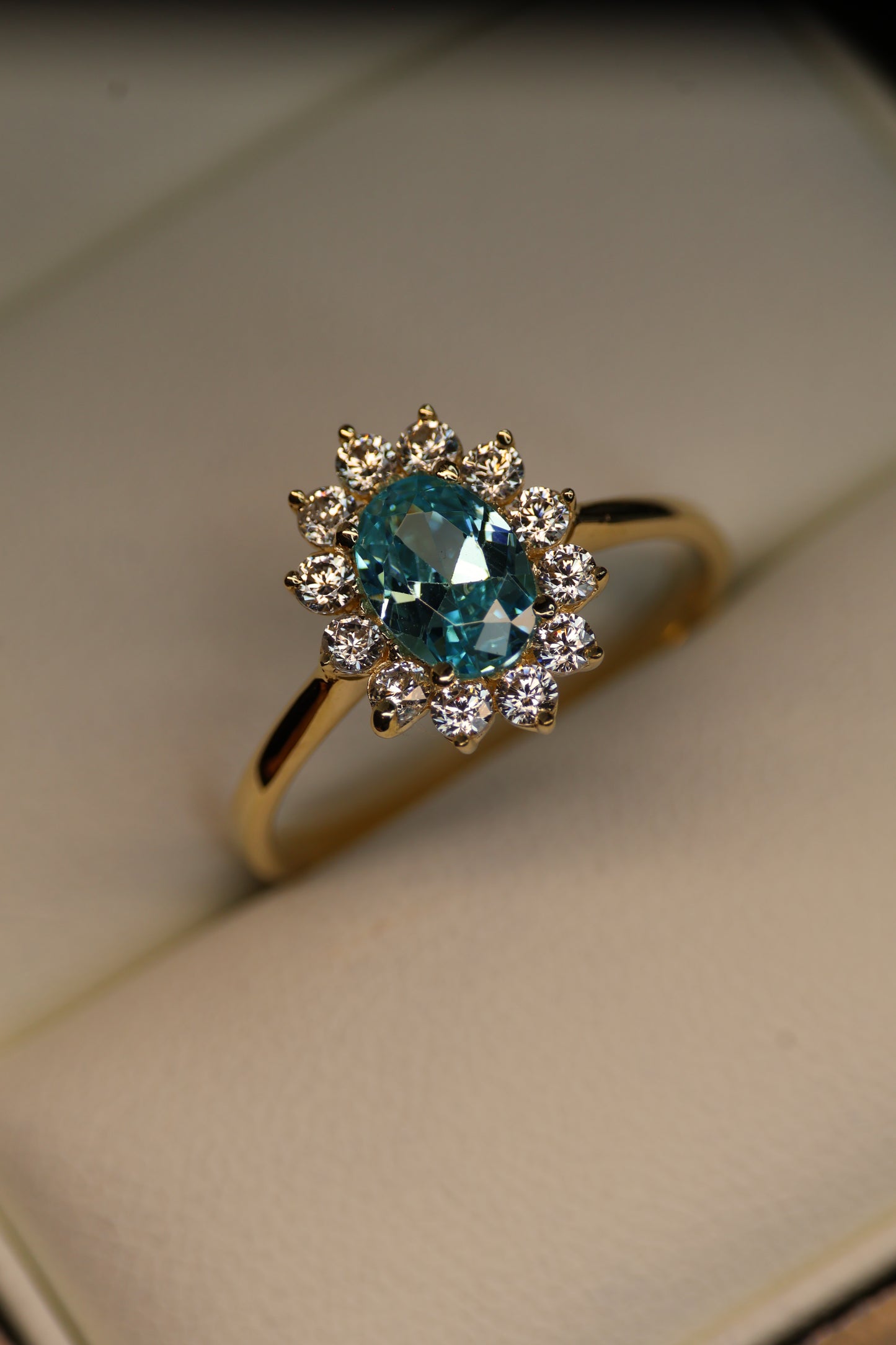 Anillo en Oro Amarillo 14k con Circonia Mod.15913