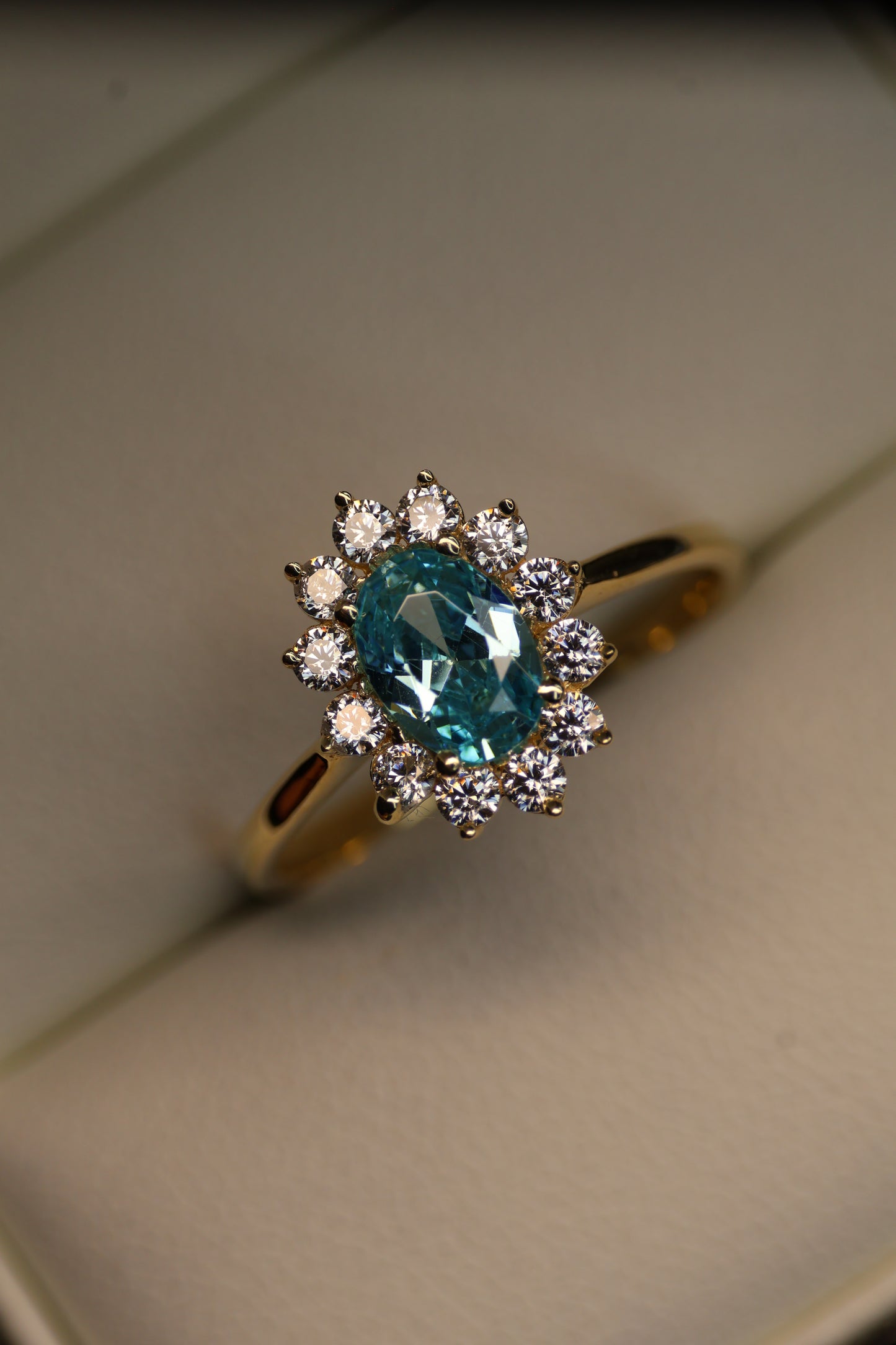 Anillo en Oro Amarillo 14k con Circonia Mod.15913