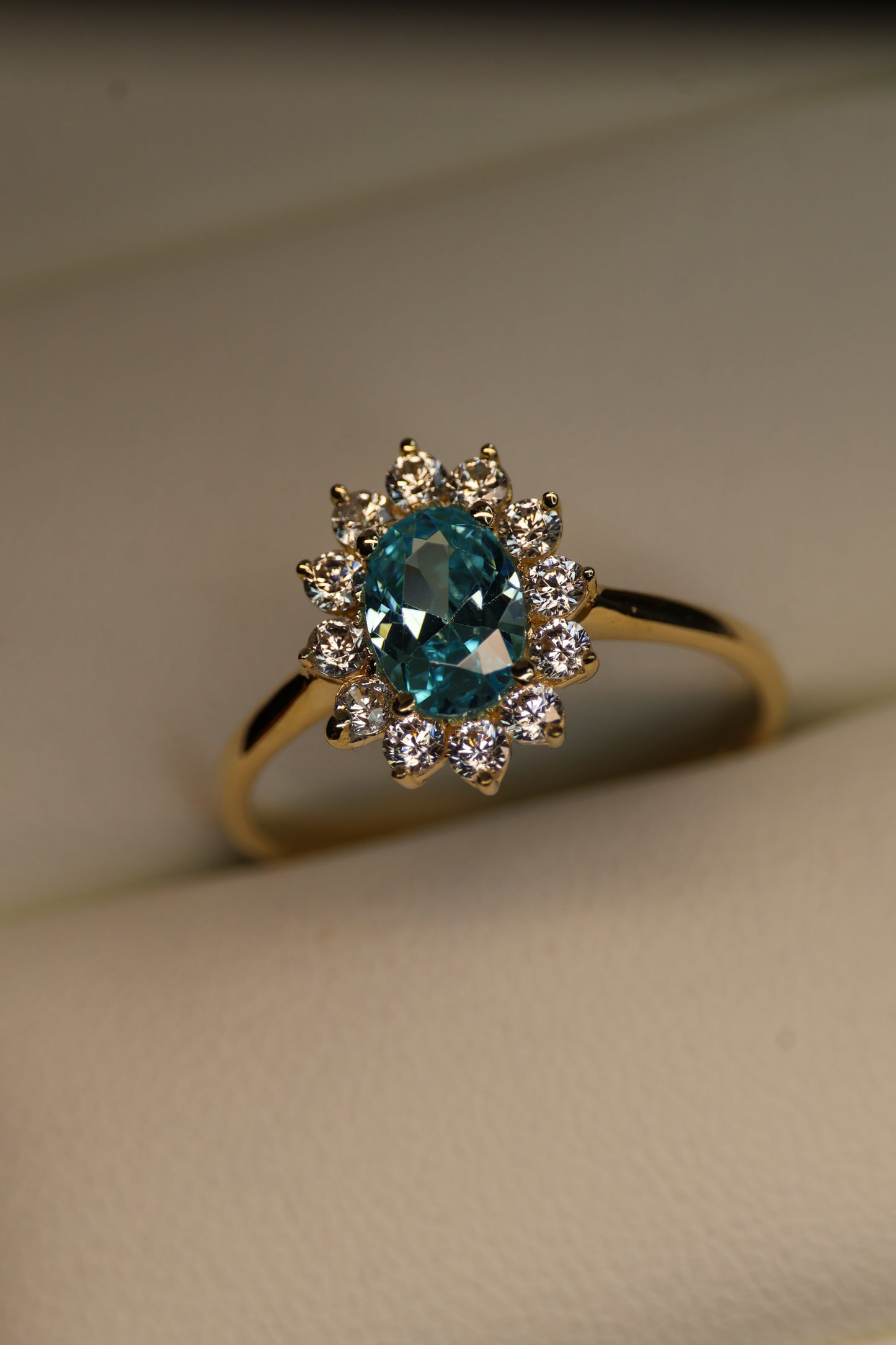Anillo en Oro Amarillo 14k con Circonia Mod.15913