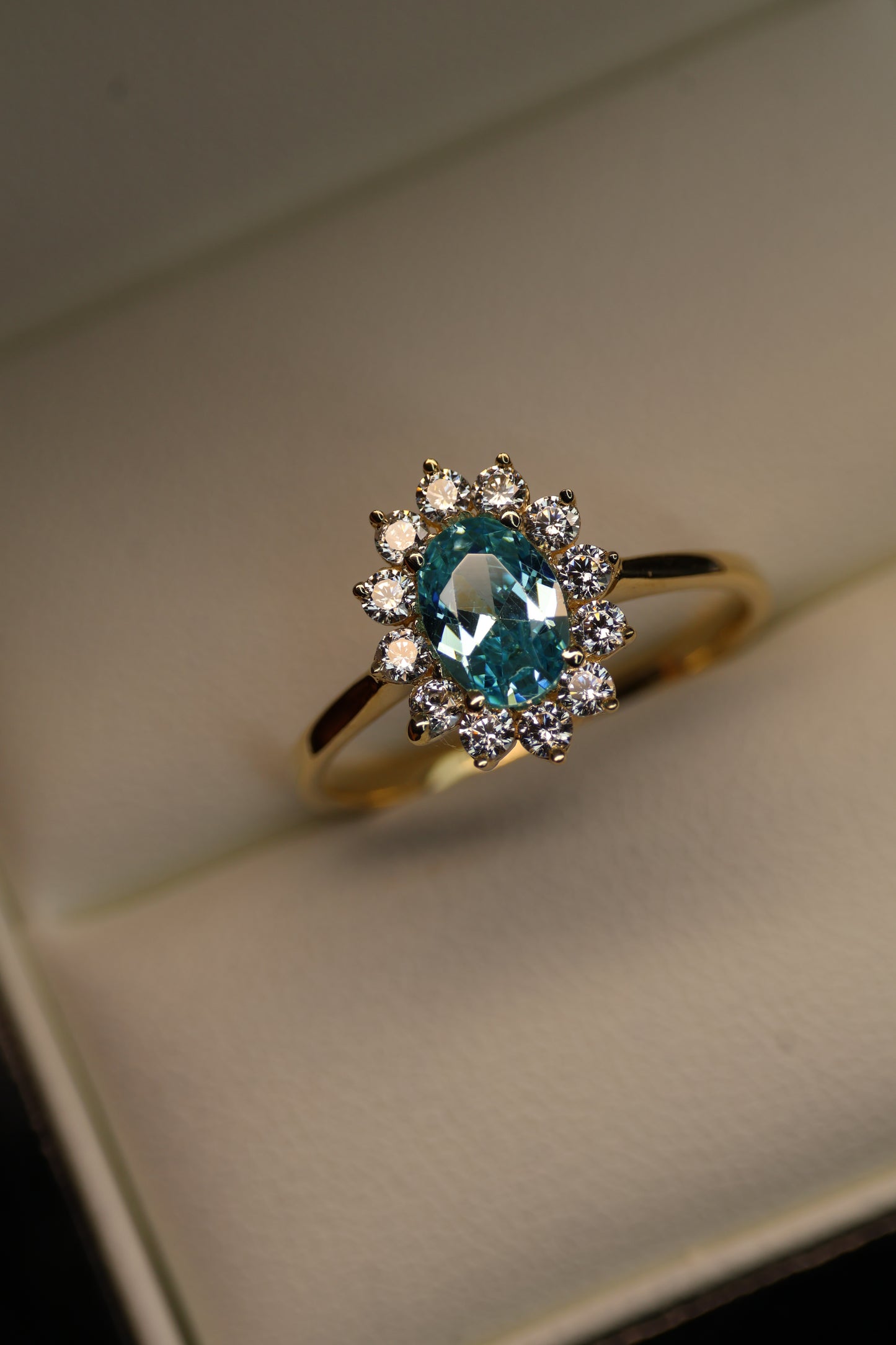 Anillo en Oro Amarillo 14k con Circonia Mod.15913