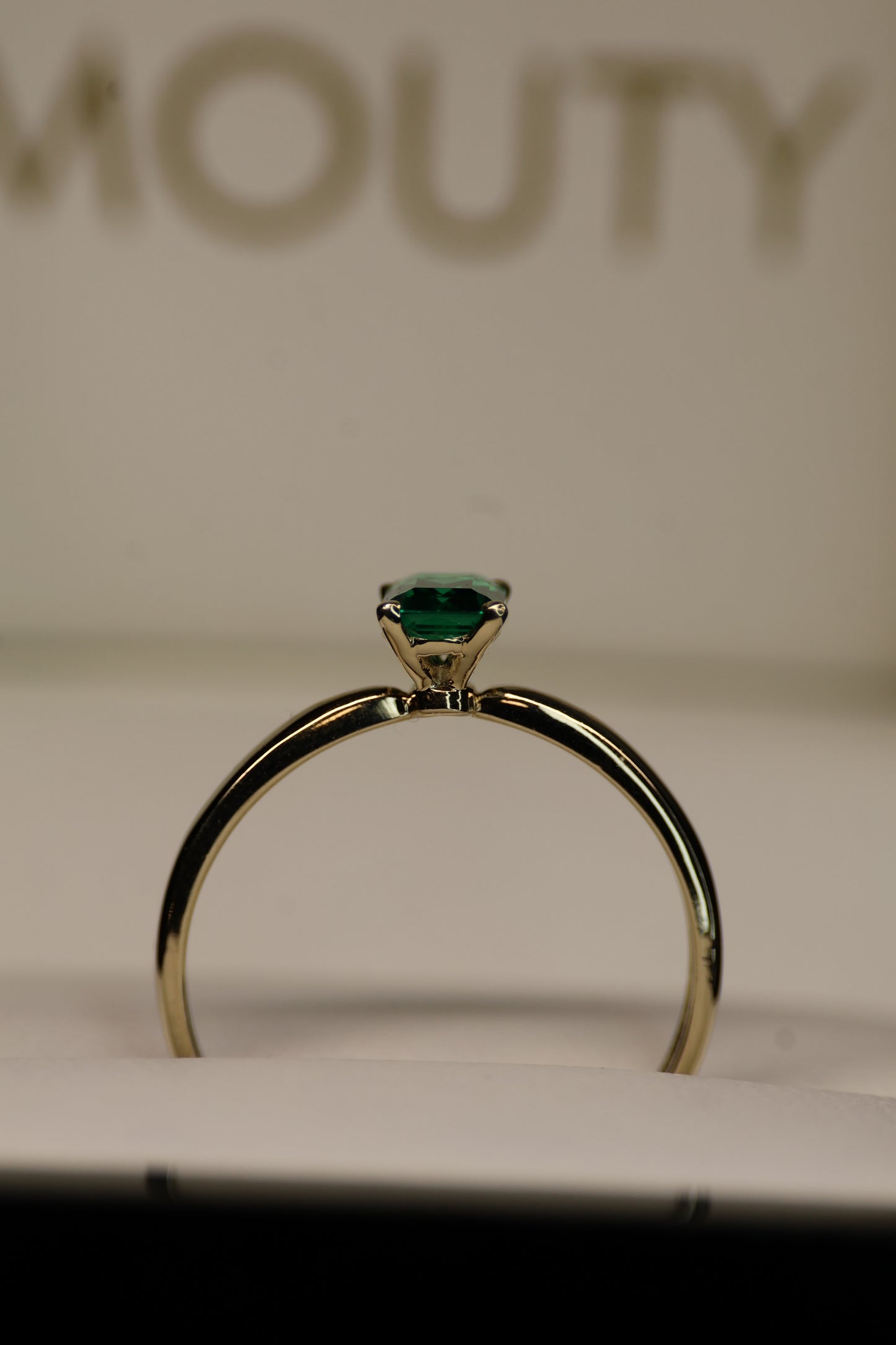 Anillo en Oro Amarillo 14k con Circonia Mod.15914