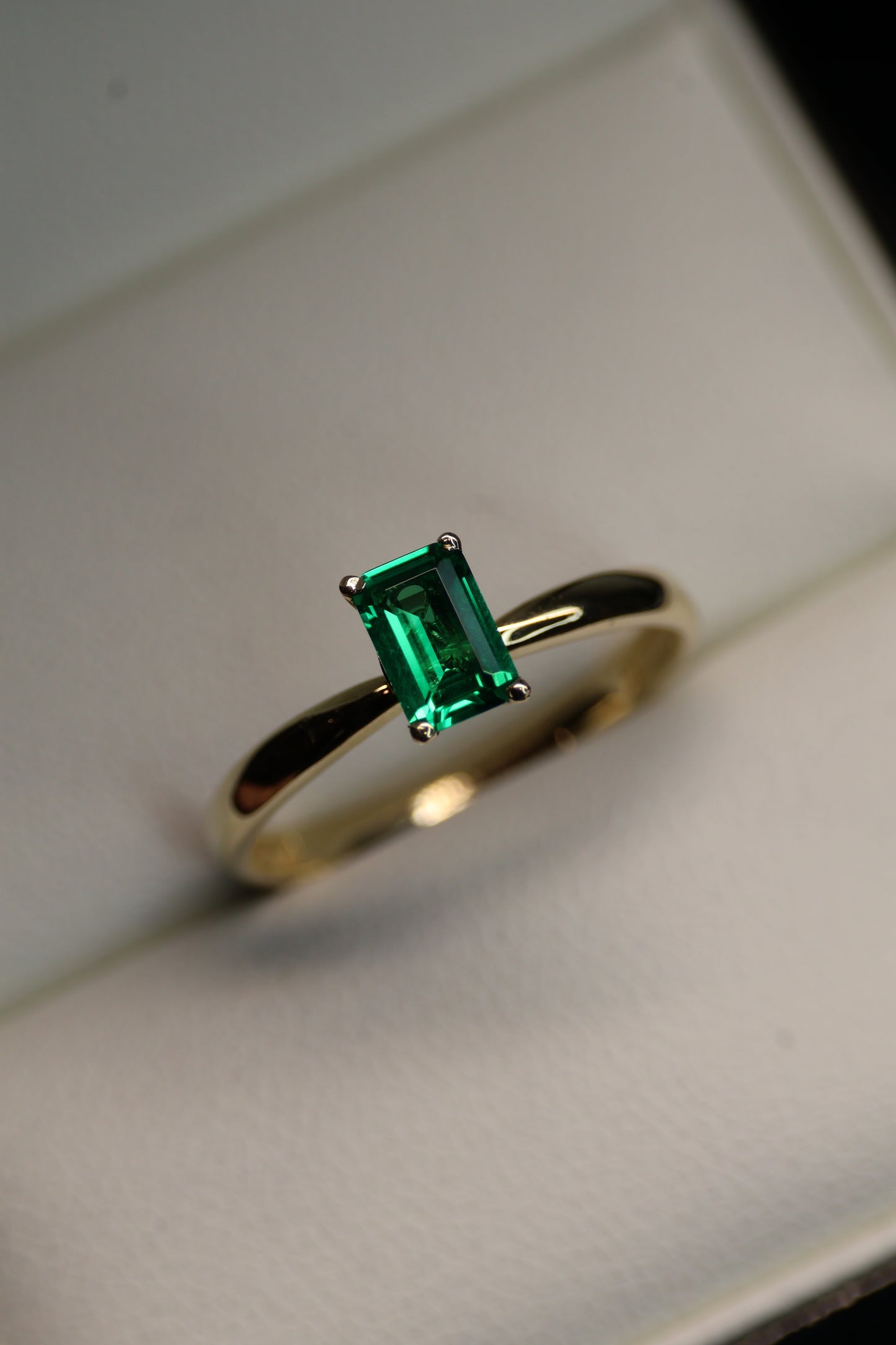 Anillo en Oro Amarillo 14k con Circonia Mod.15914