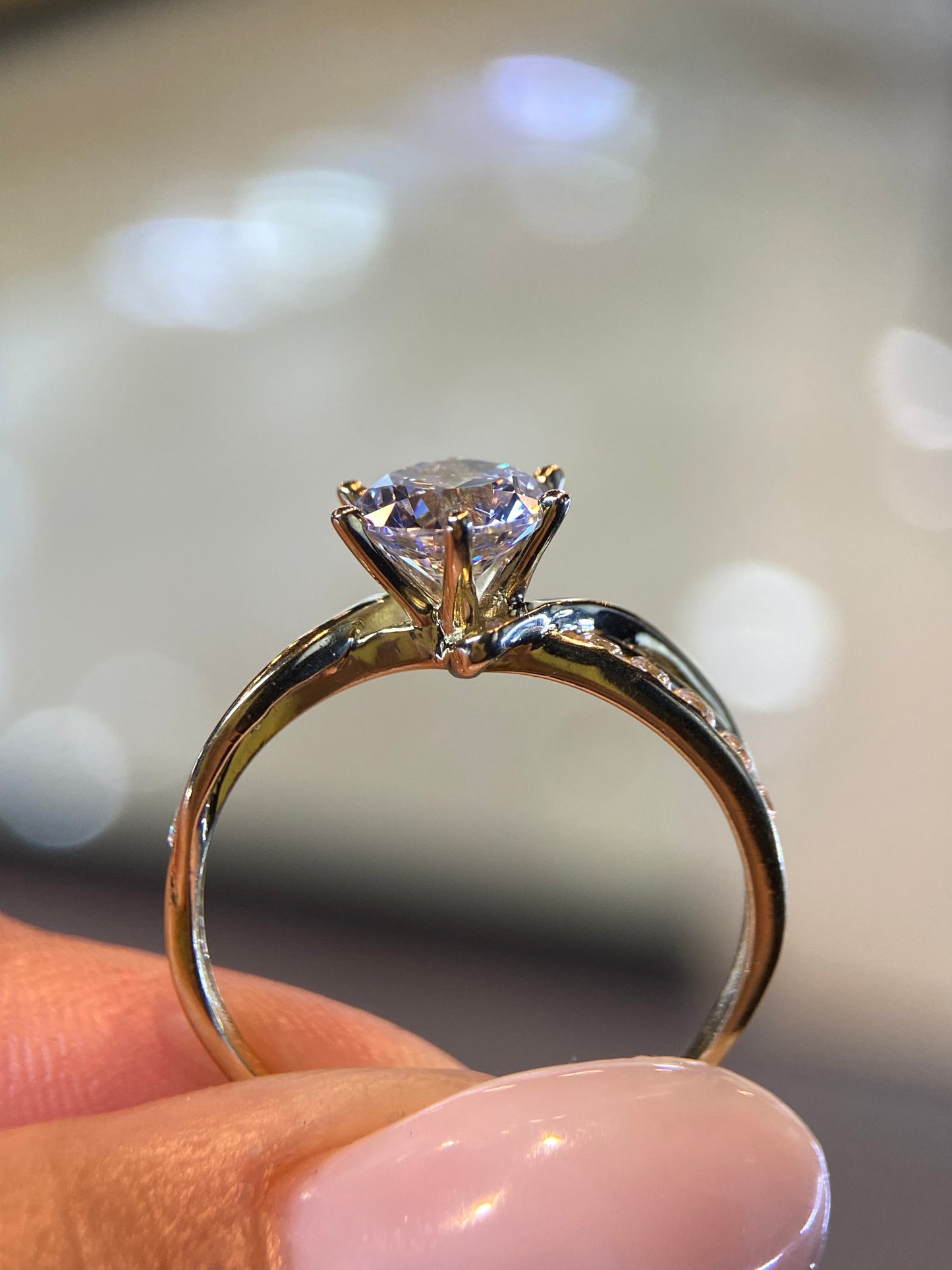 Anillo Dasha en Oro 1.00 ct