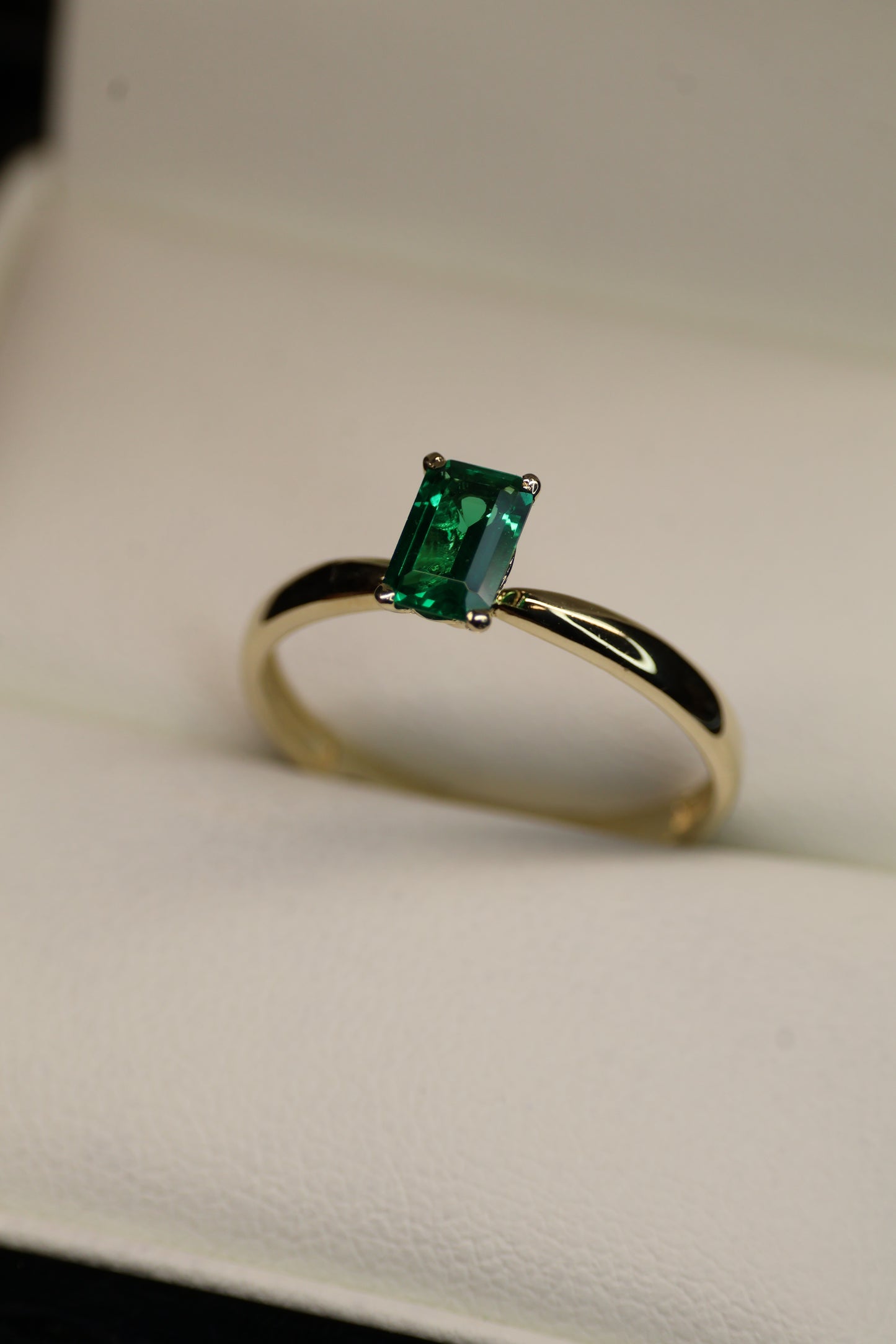 Anillo en Oro Amarillo 14k con Circonia Mod.15914