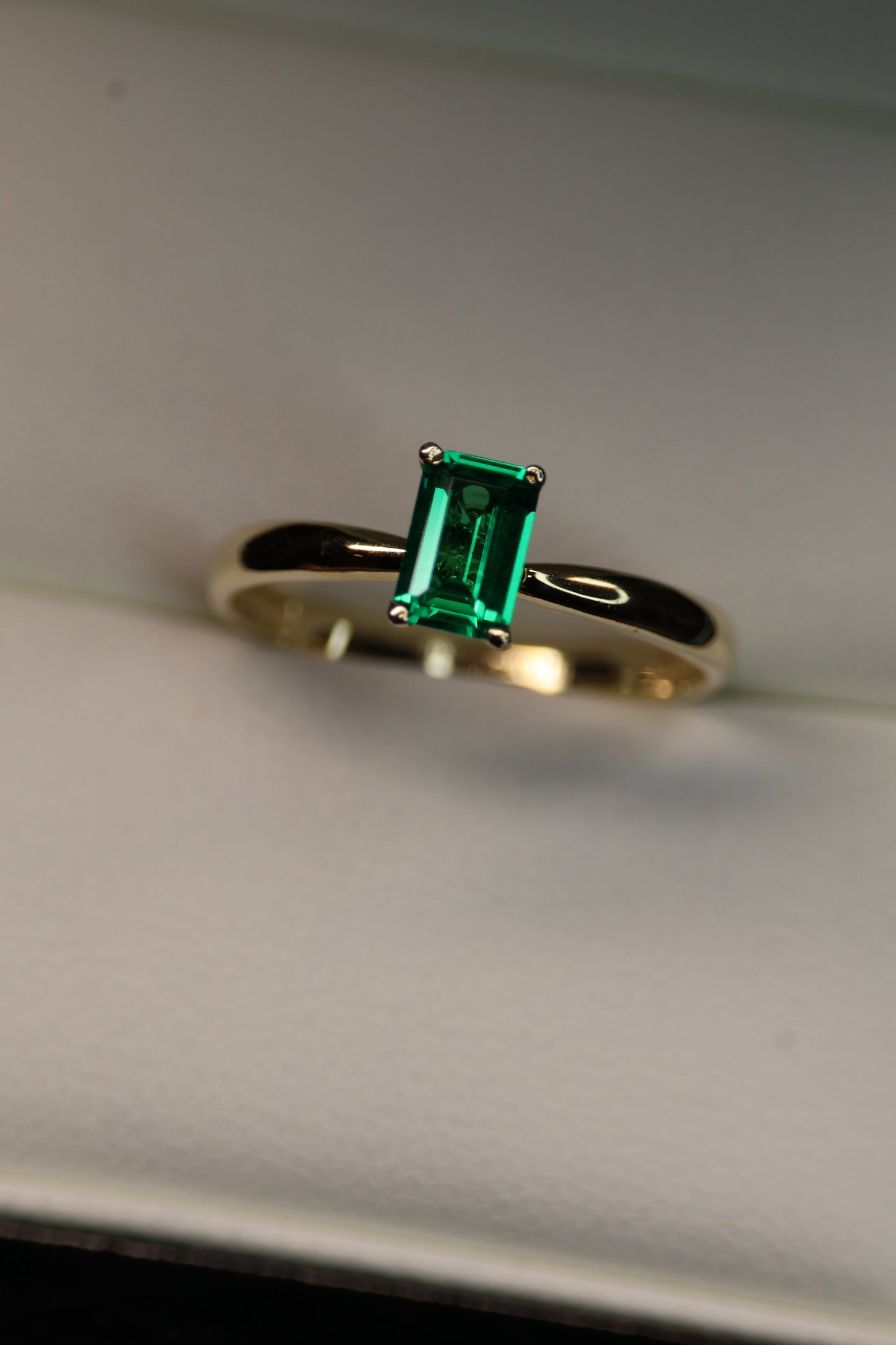 Anillo en Oro Amarillo 14k con Circonia Mod.15914