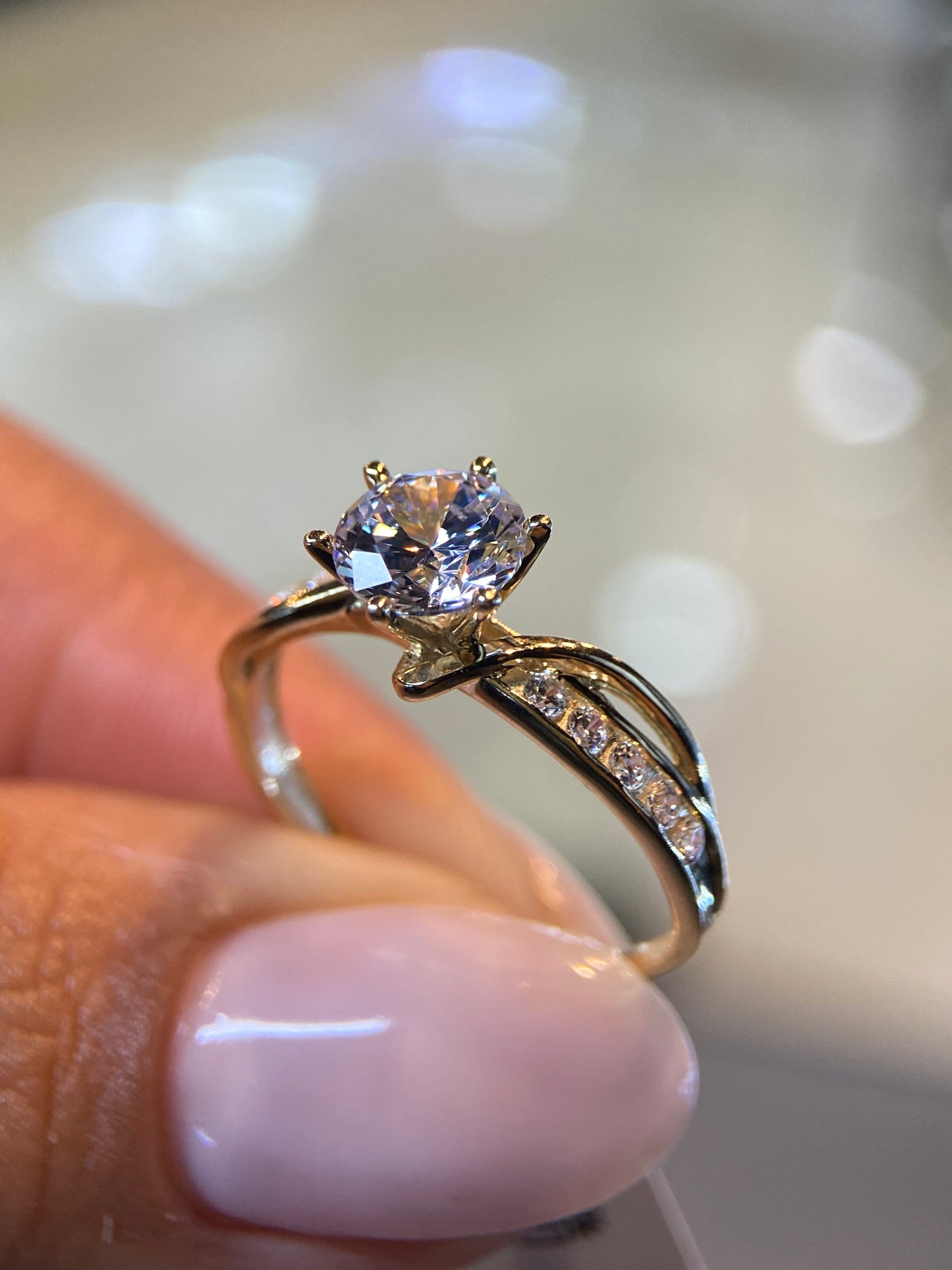 Anillo Dasha en Oro 1.00 ct
