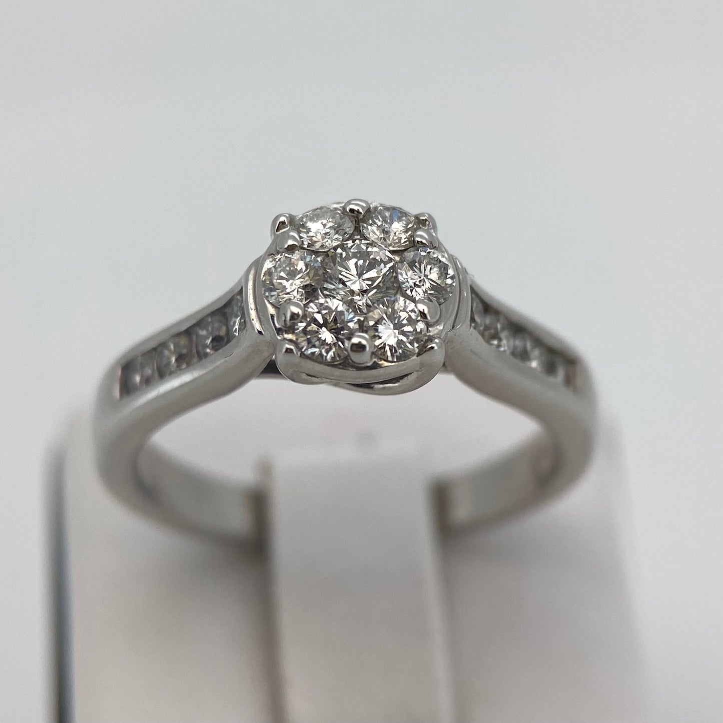 Anillo en Oro blanco de 14k con Diamante Mod: OF1717