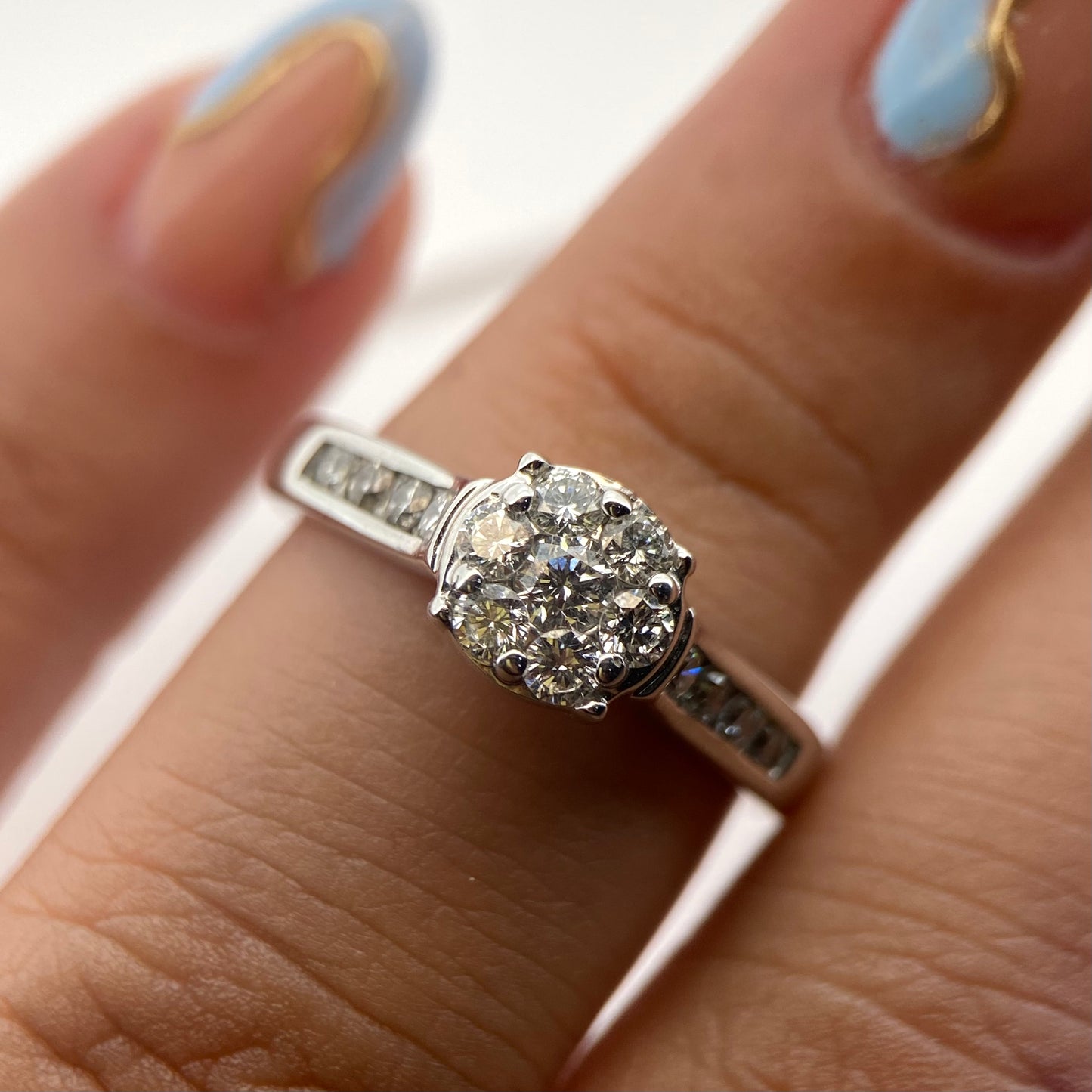 Anillo en Oro blanco de 14k con Diamante Mod: OF1717