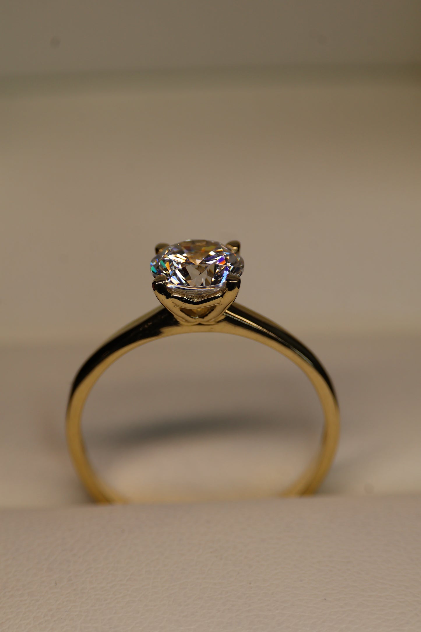 Anillo Mia en Oro 1.00 ct