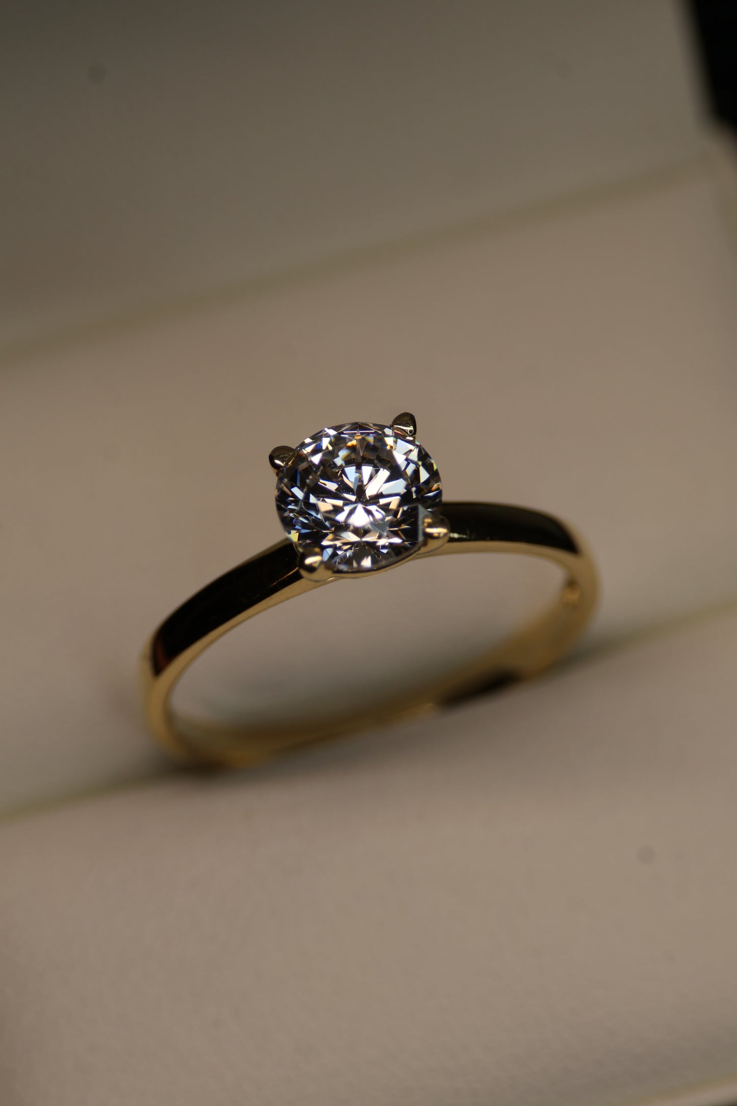 Anillo Mia en Oro 1.00 ct
