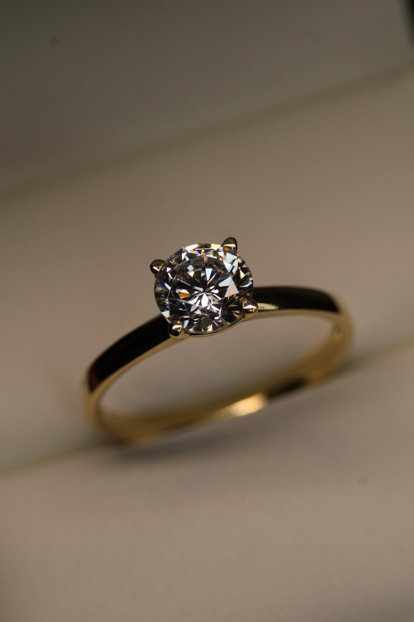 Anillo Mia en Oro 1.00 ct