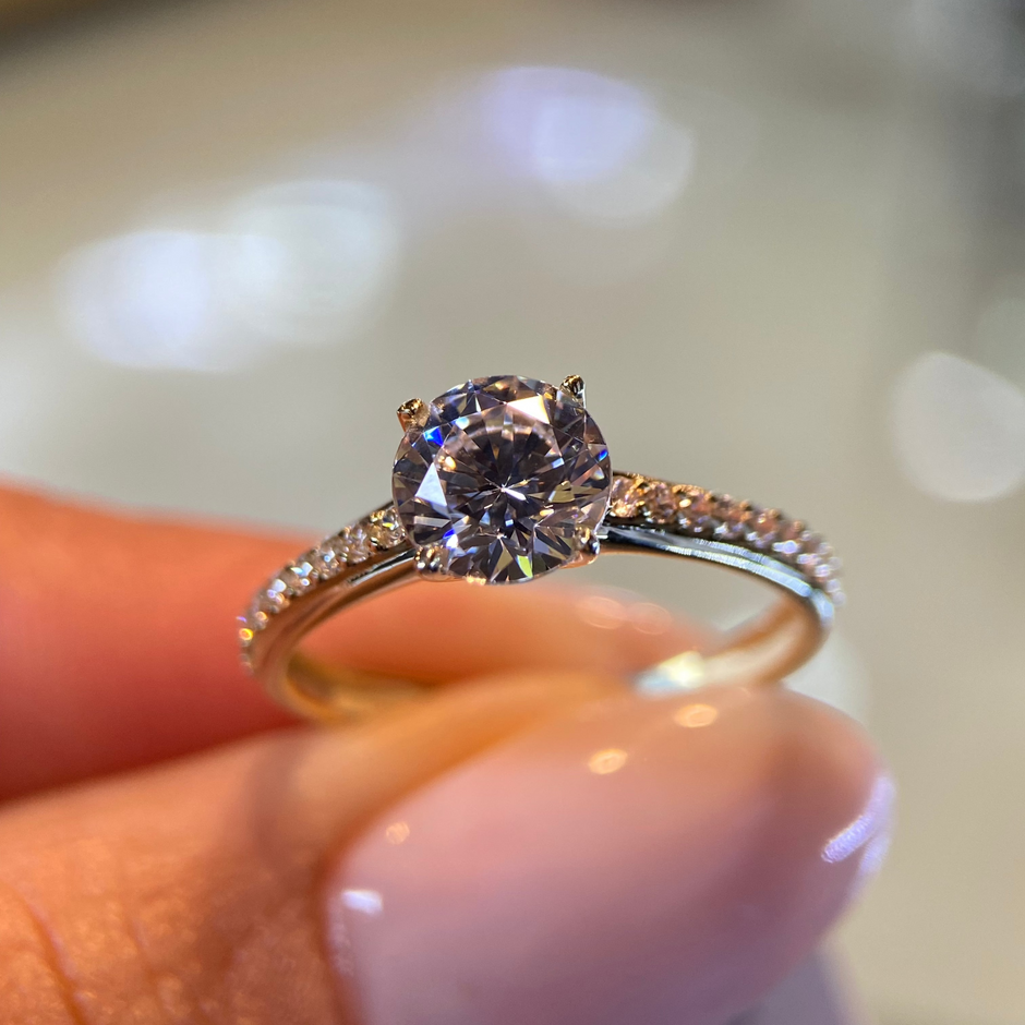 Anillo de compromiso en oro