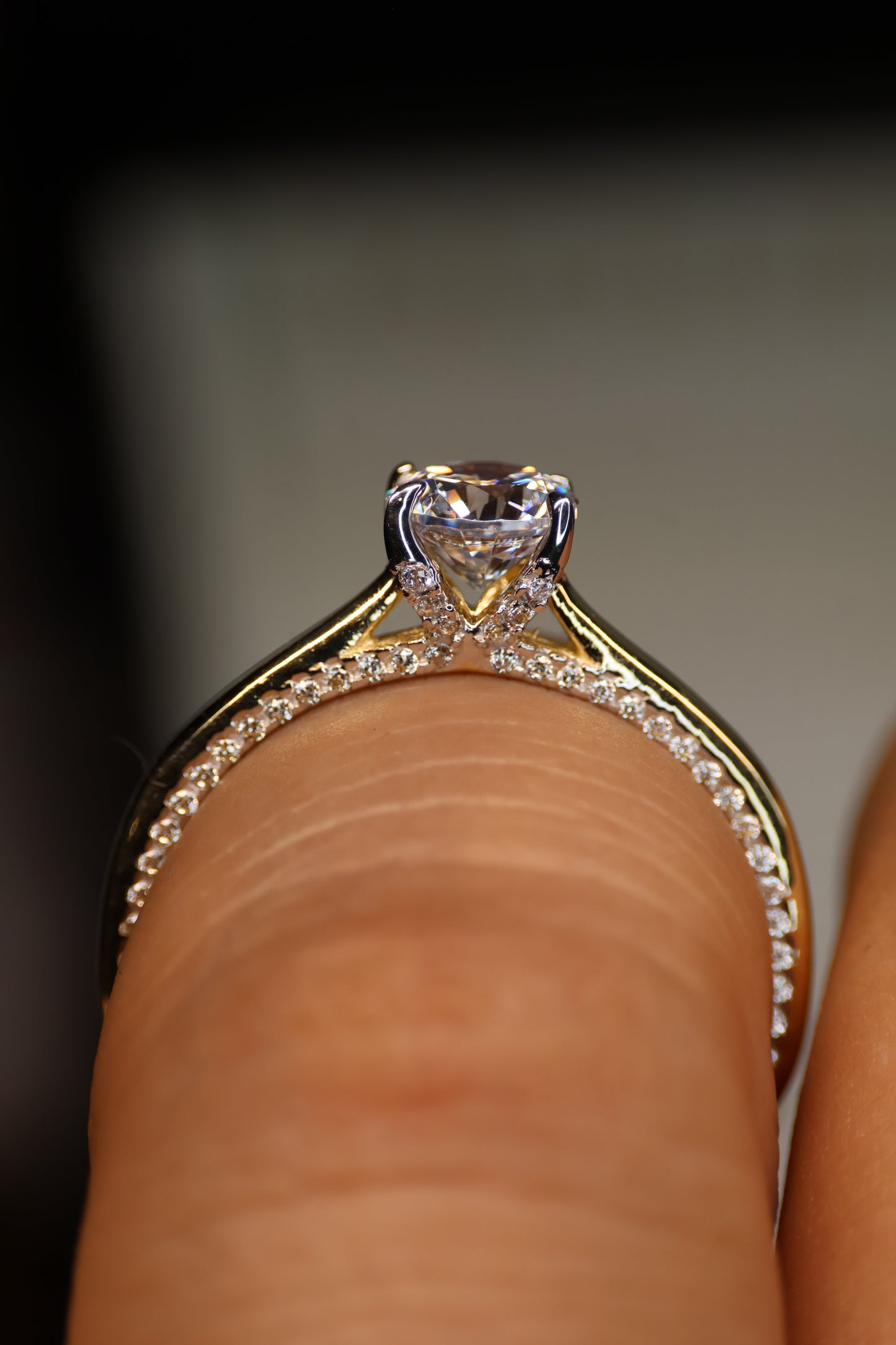 Anillo en Oro Amarillo 14k con Circonia Mod.15946