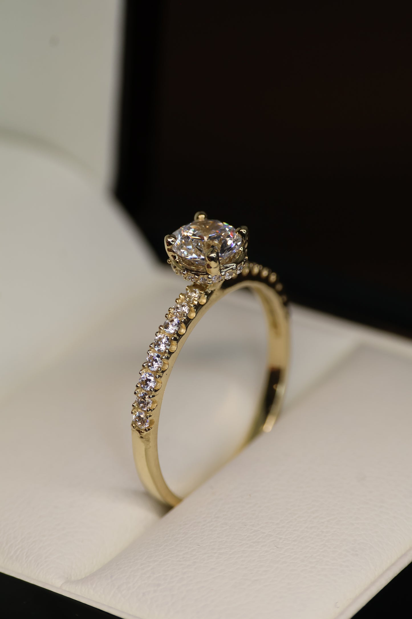 Anillo en Oro Amarillo 14k con Circonia Mod.15944