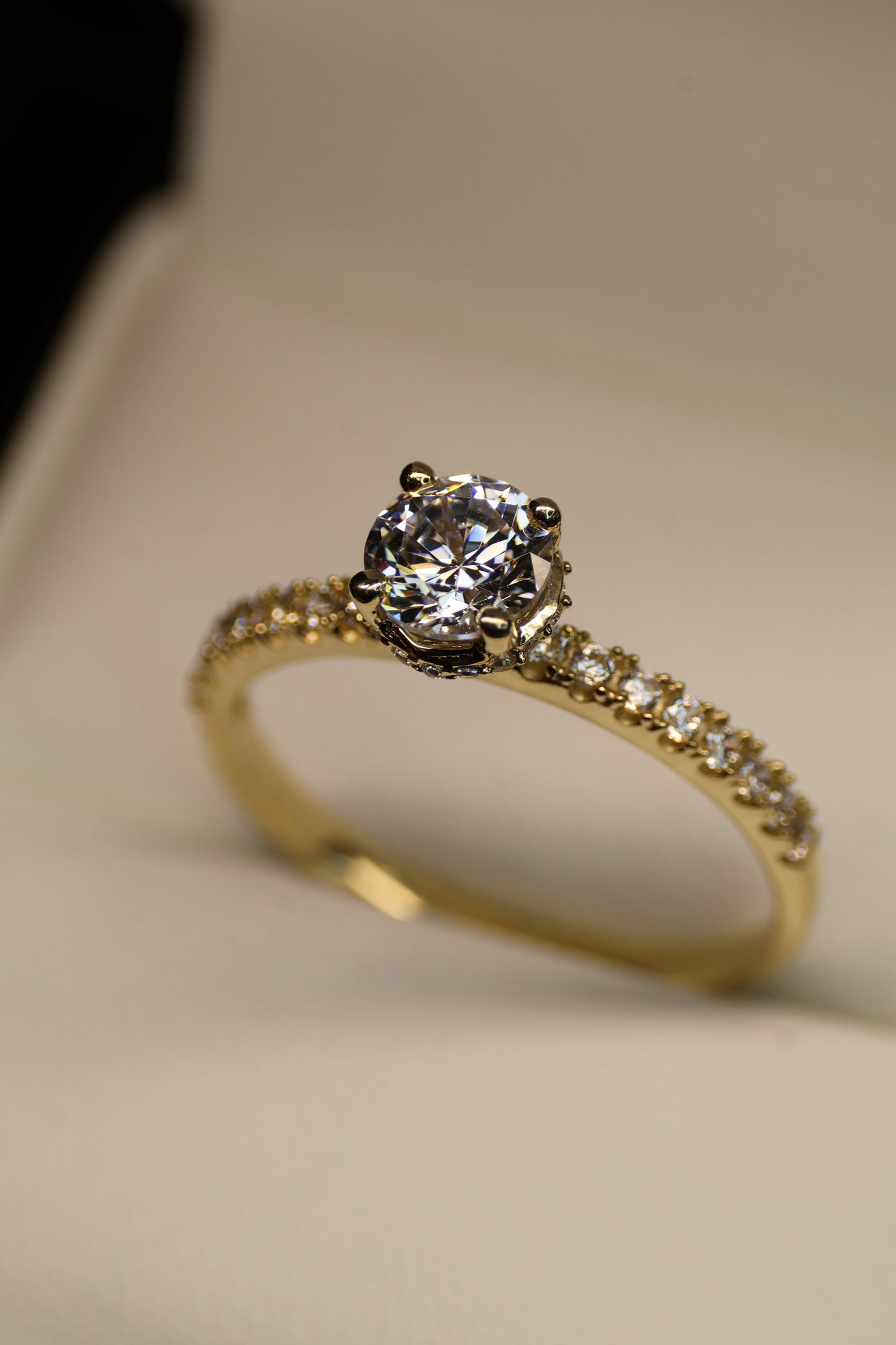 Anillo en Oro Amarillo 14k con Circonia Mod.15944