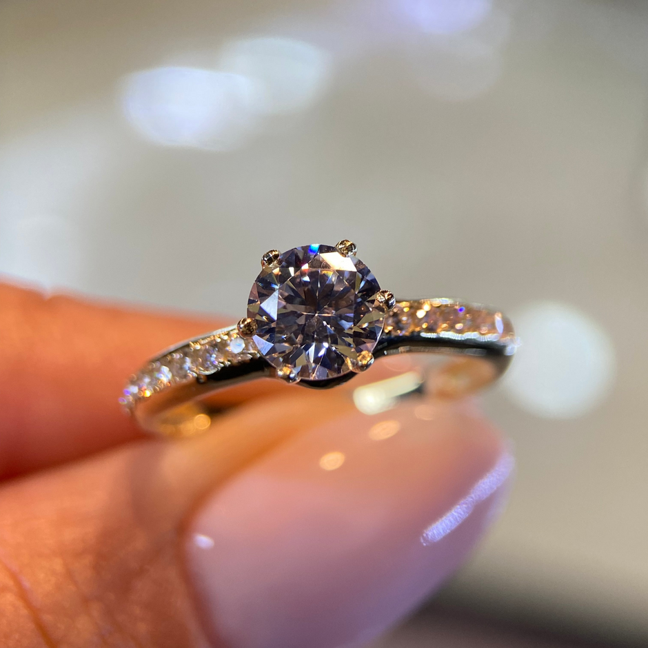 Anillo de compromiso en oro