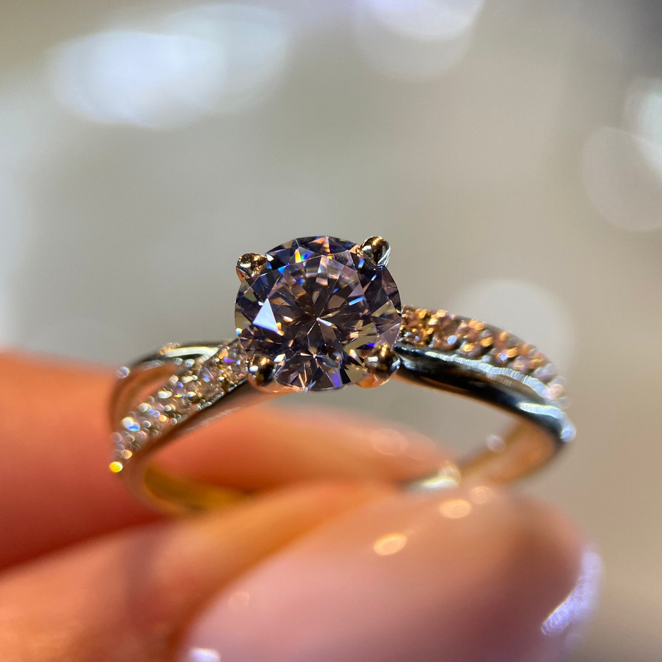 Anillo de compromiso en oro