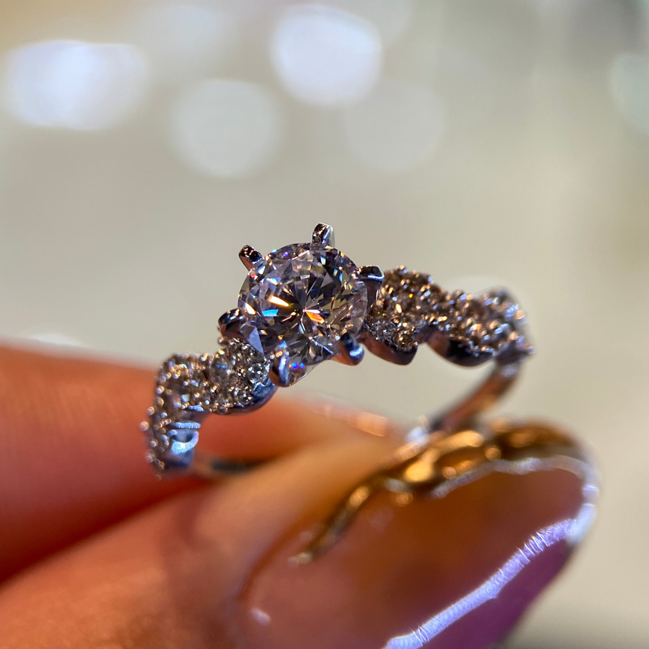 Anillo de compromiso en oro