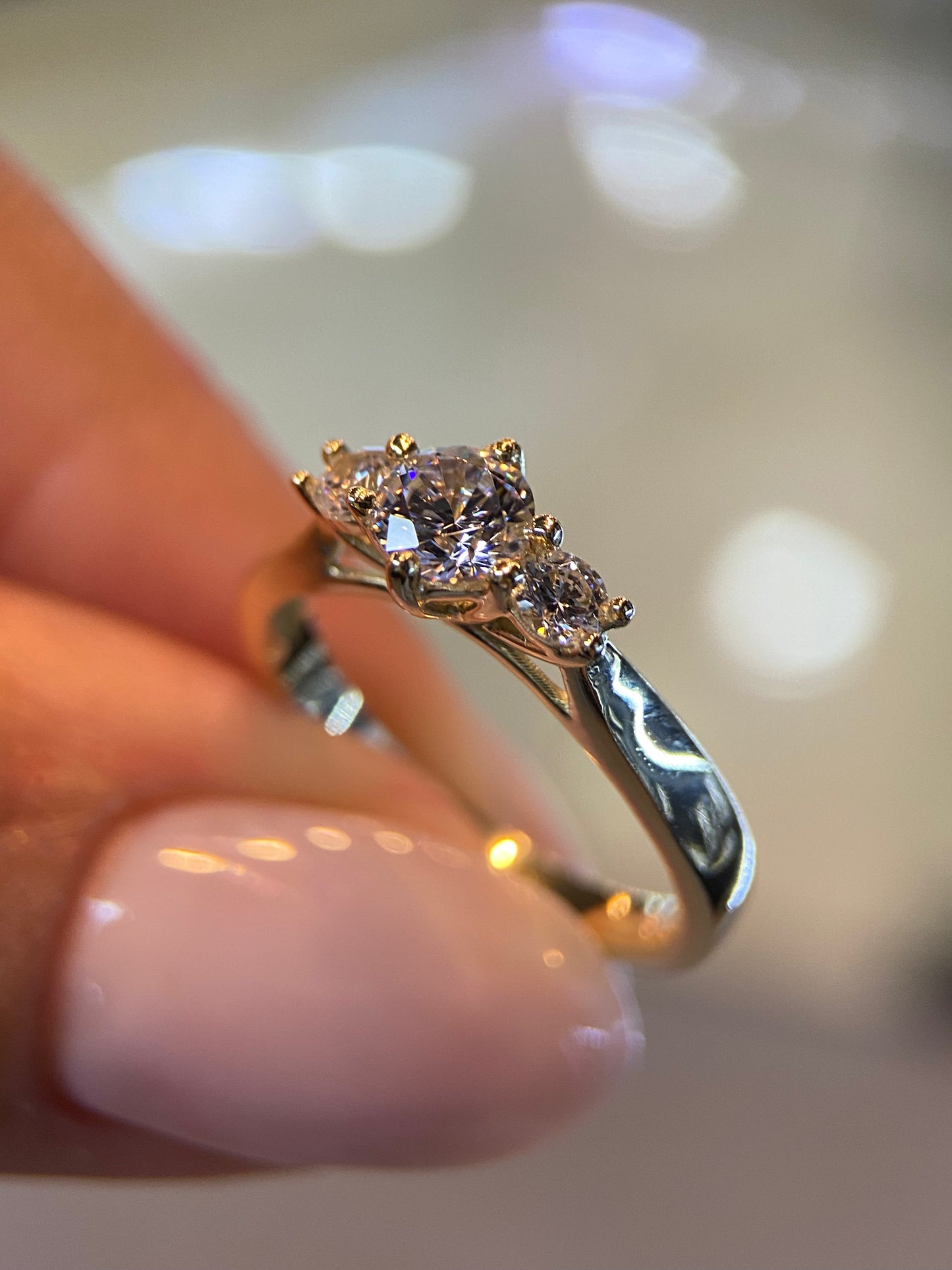 Anillo Hanna en Oro Amarillo 10k con Circonias Mod. 15522