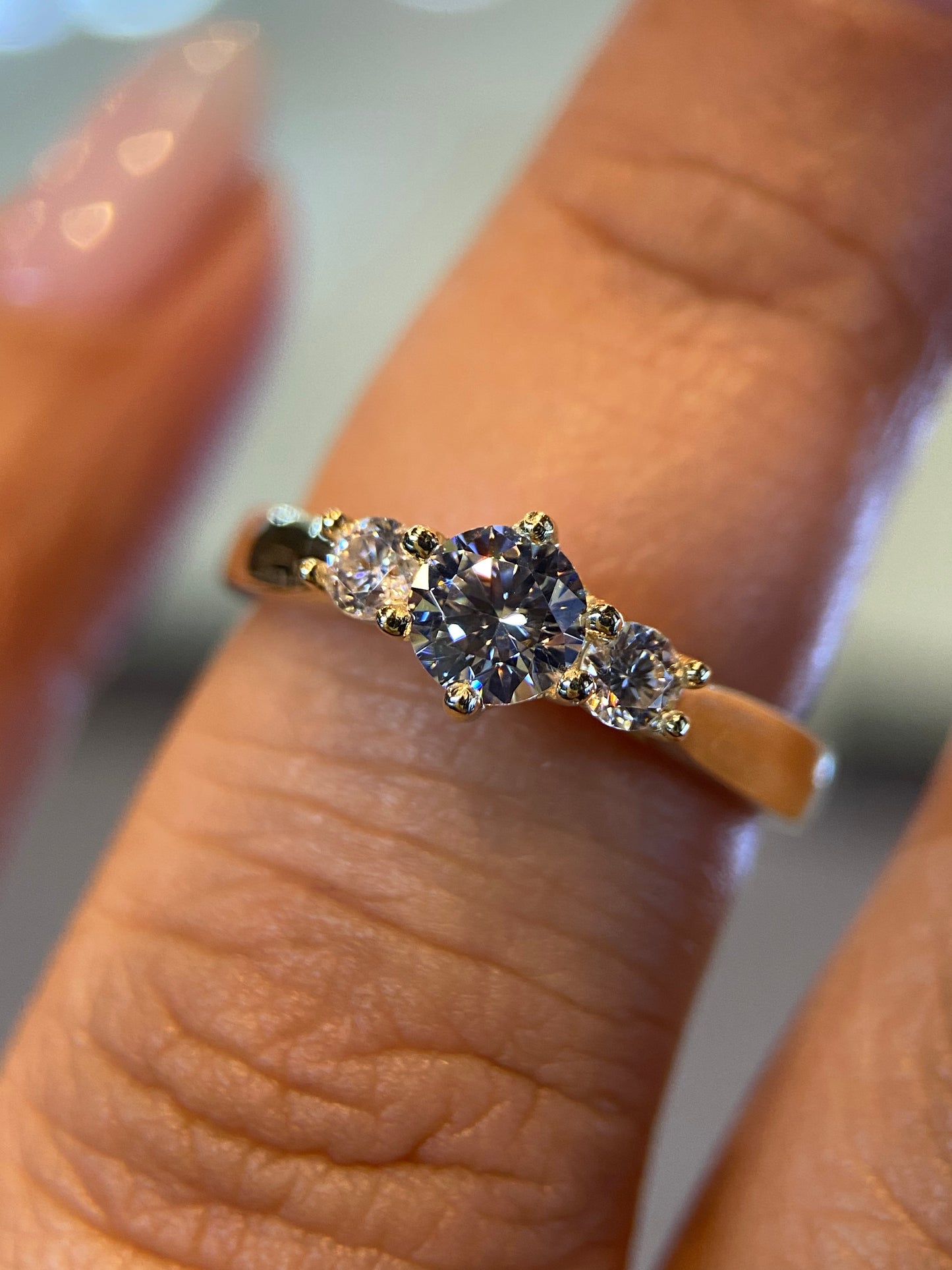 Anillo Hanna en Oro Amarillo 10k con Circonias Mod. 15522