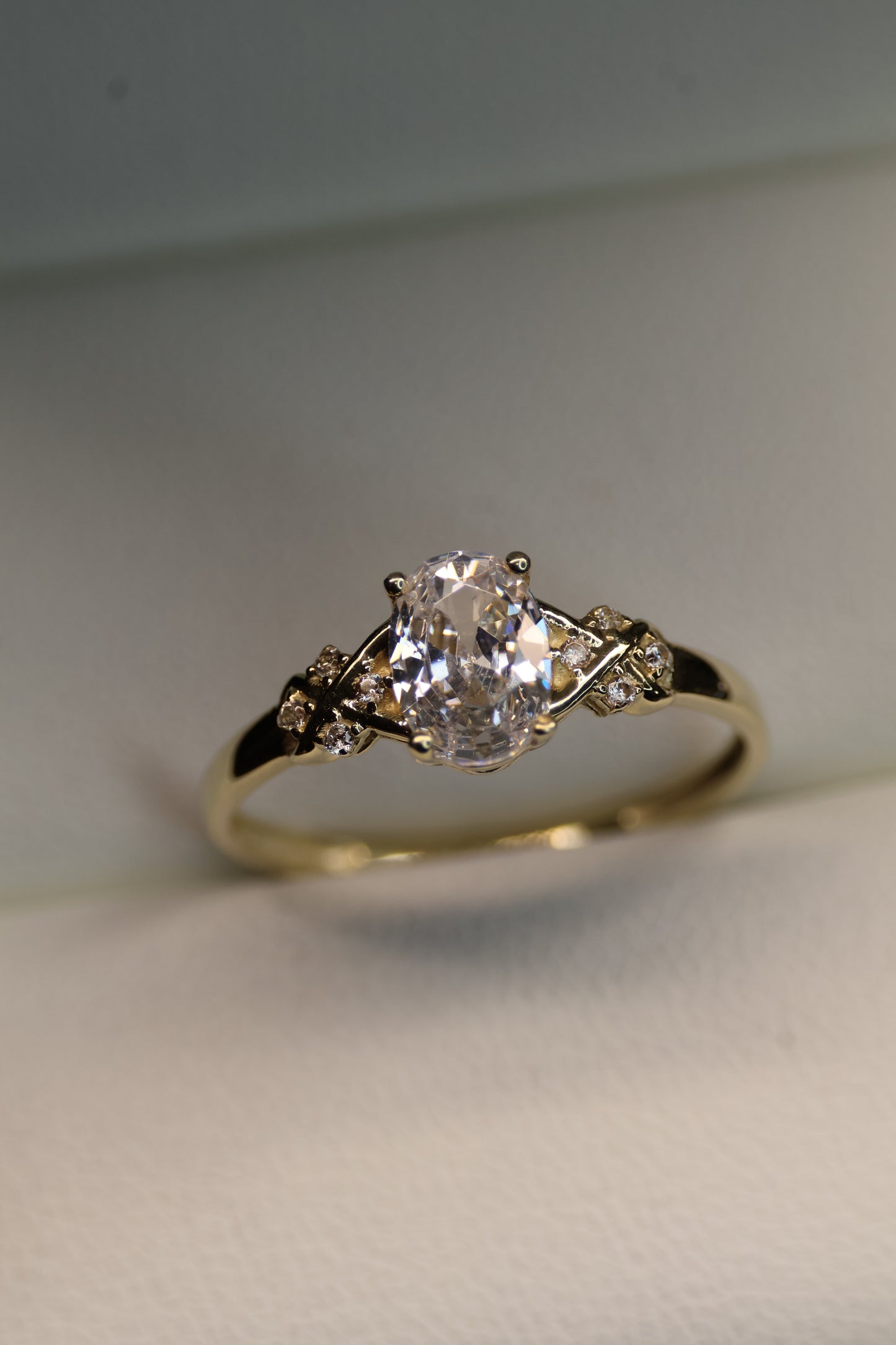 Anillo en Oro Amarillo 10k con Circonia Mod.15932