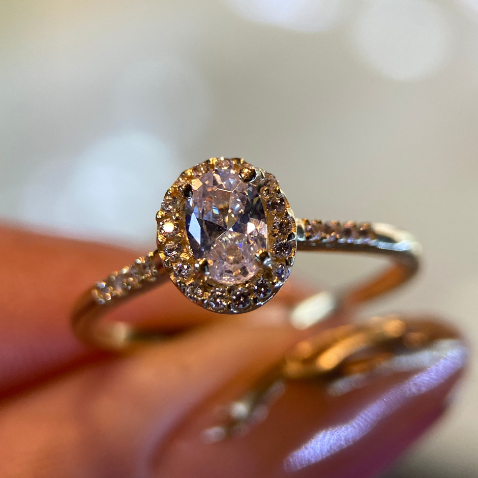 Anillo de compromiso en oro