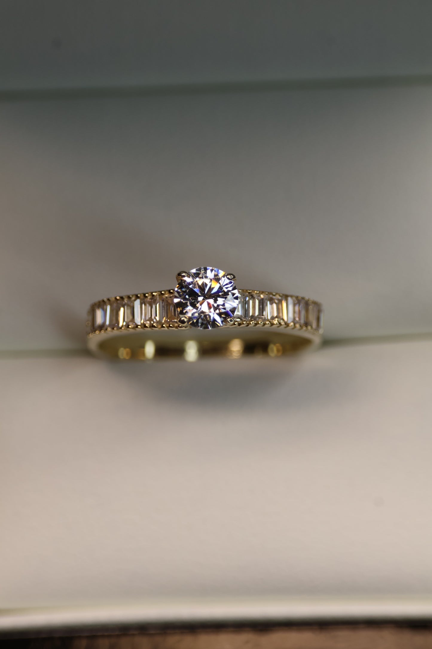 Anillo en Oro Amarillo 10k con Circonia Mod.15934