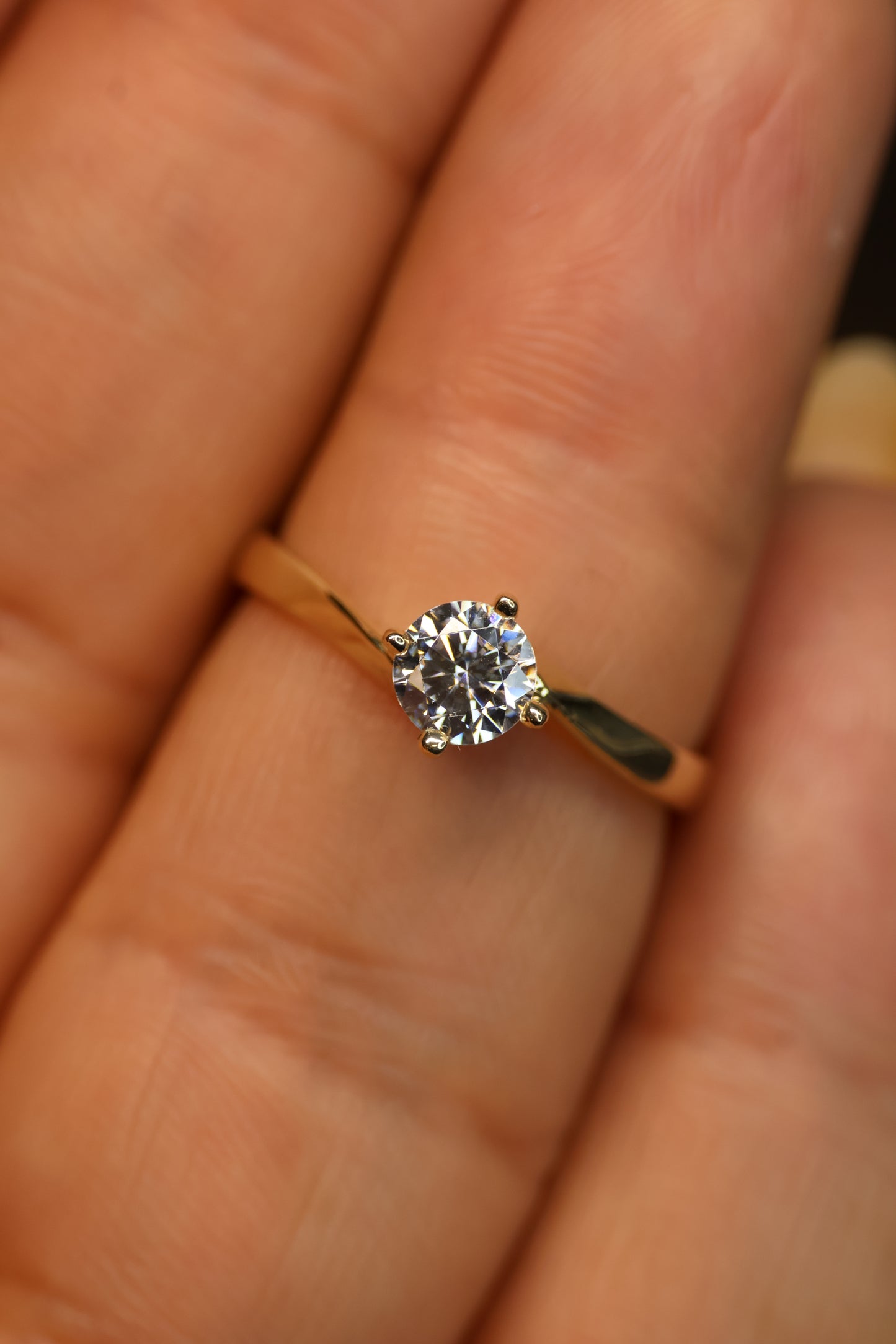 Anillo en Oro Amarillo 10k con Circonia Mod.15933