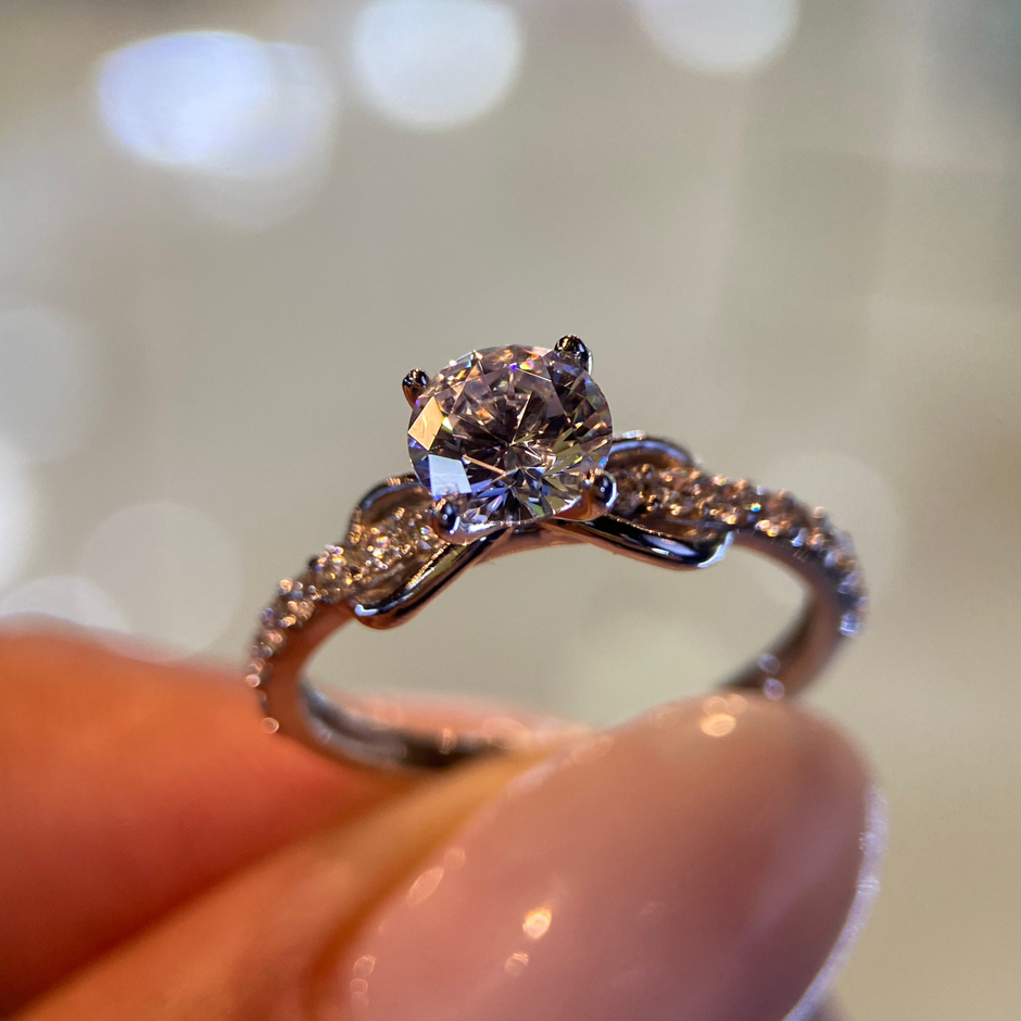 Anillo de compromiso en oro