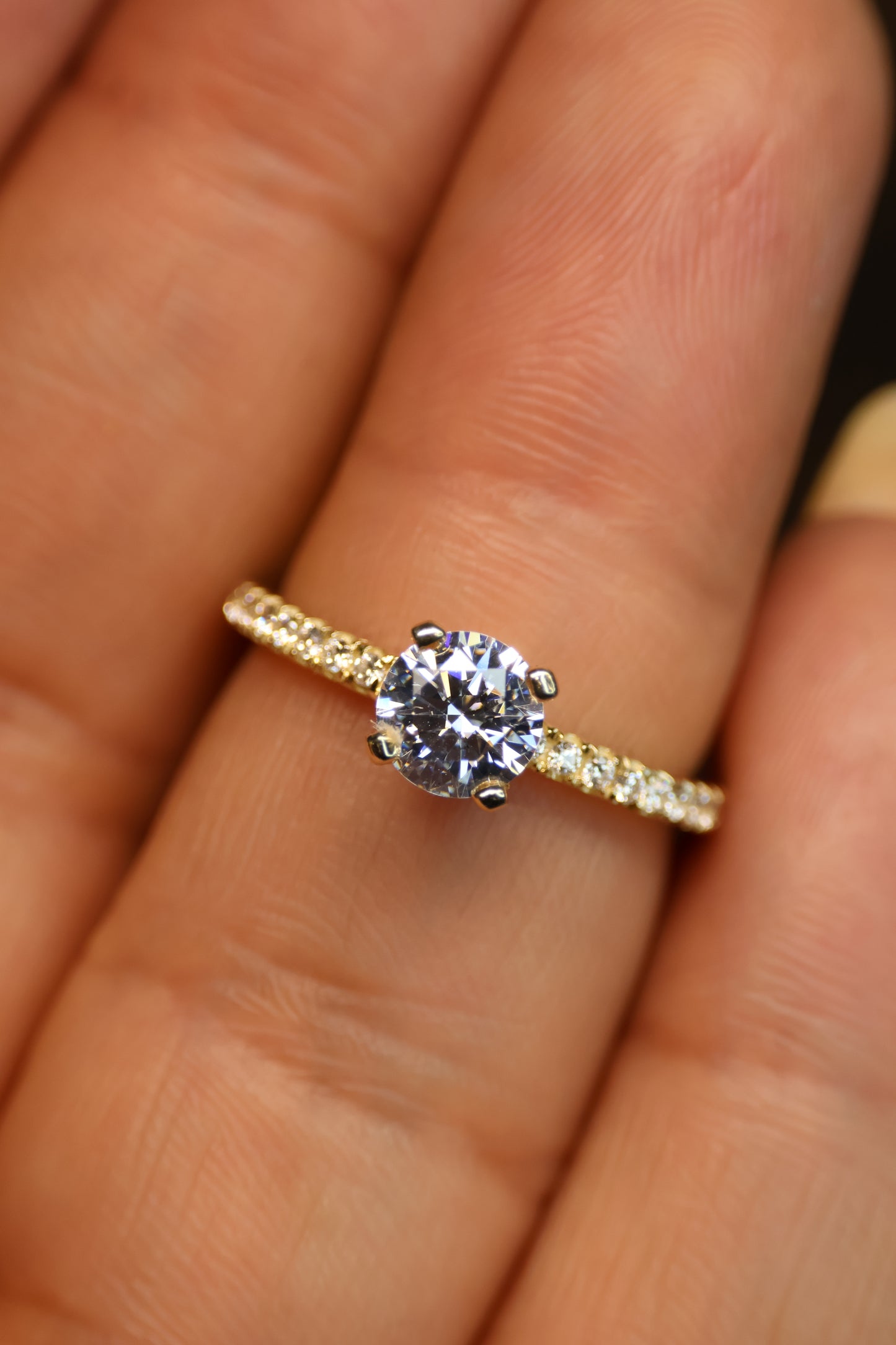 Anillo en Oro Amarillo 14k con Circonias Mod.16019