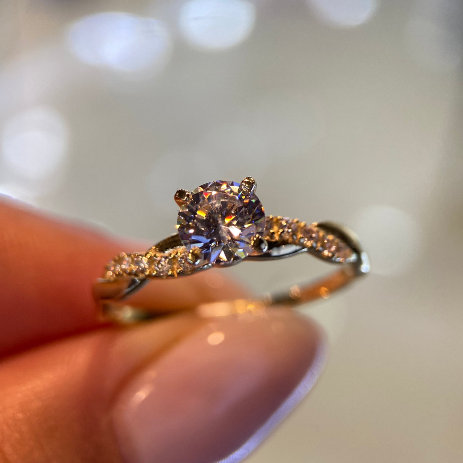Anillo de compromiso en oro
