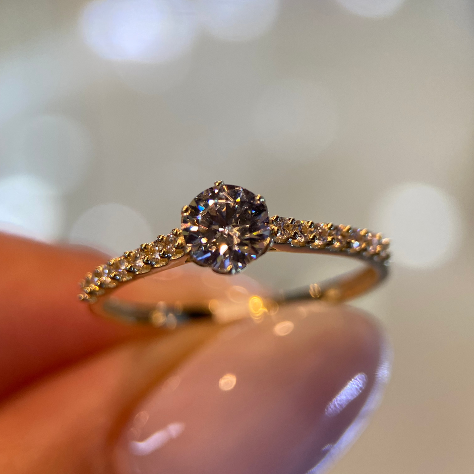 Anillo de compromiso en oro
