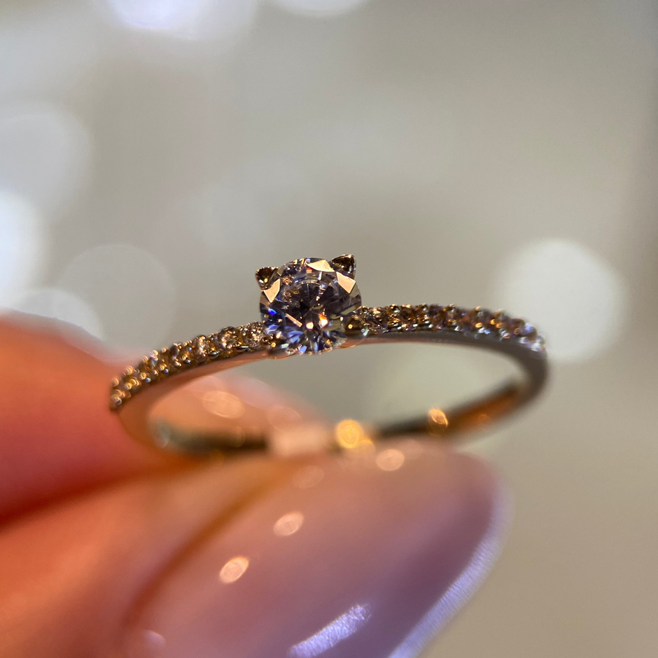 Anillo de compromiso en oro