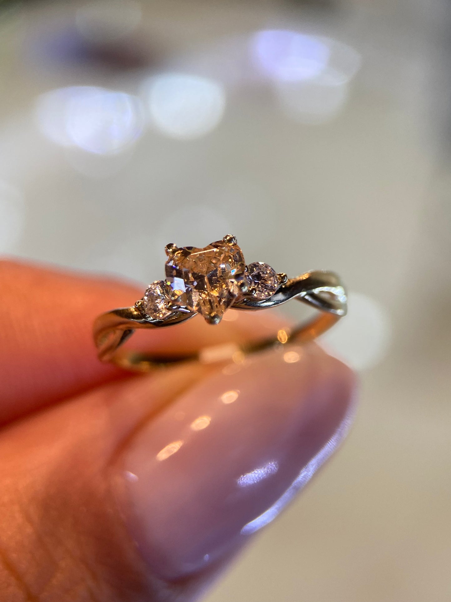Anillo Nahomi en Oro