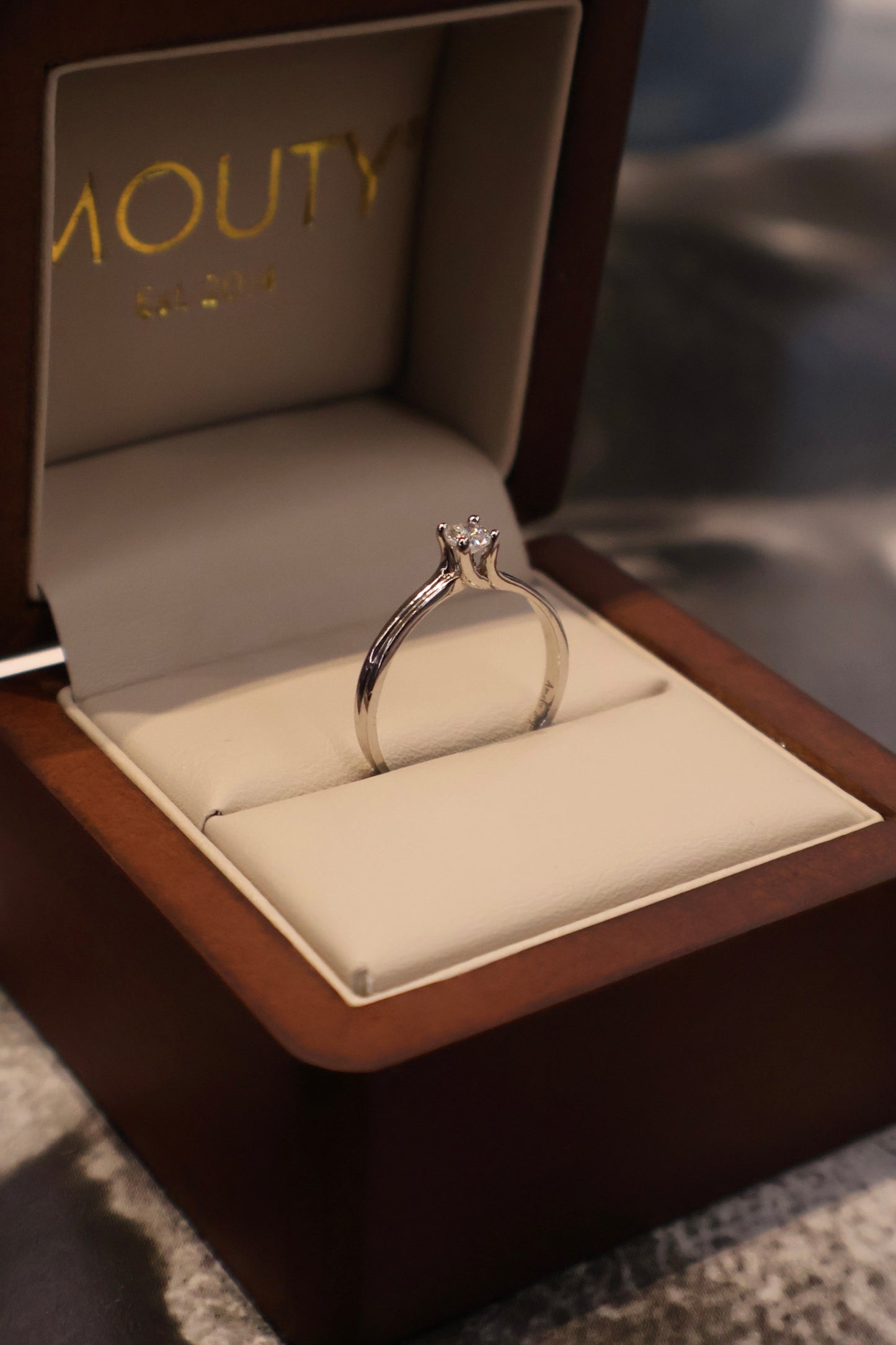 Anillo en Oro Blanco de 14k con Diamante Natural .18cts Mod: OF1992