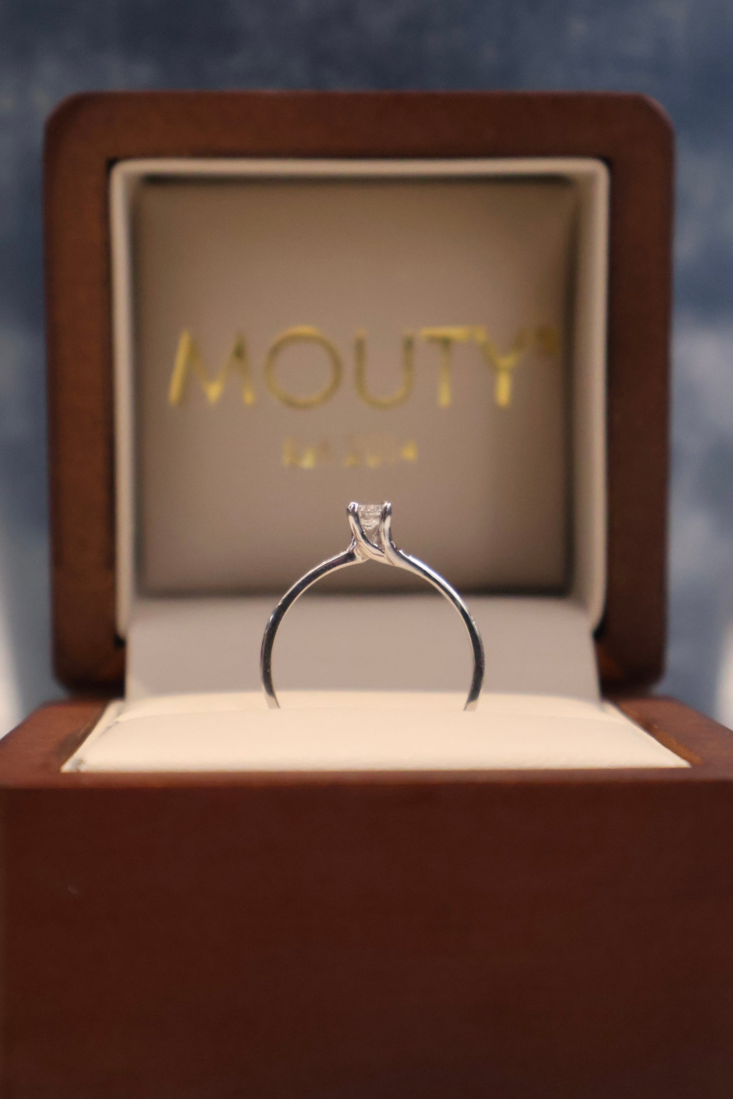 Anillo en Oro Blanco de 14k con Diamante Natural .18cts Mod: OF1992