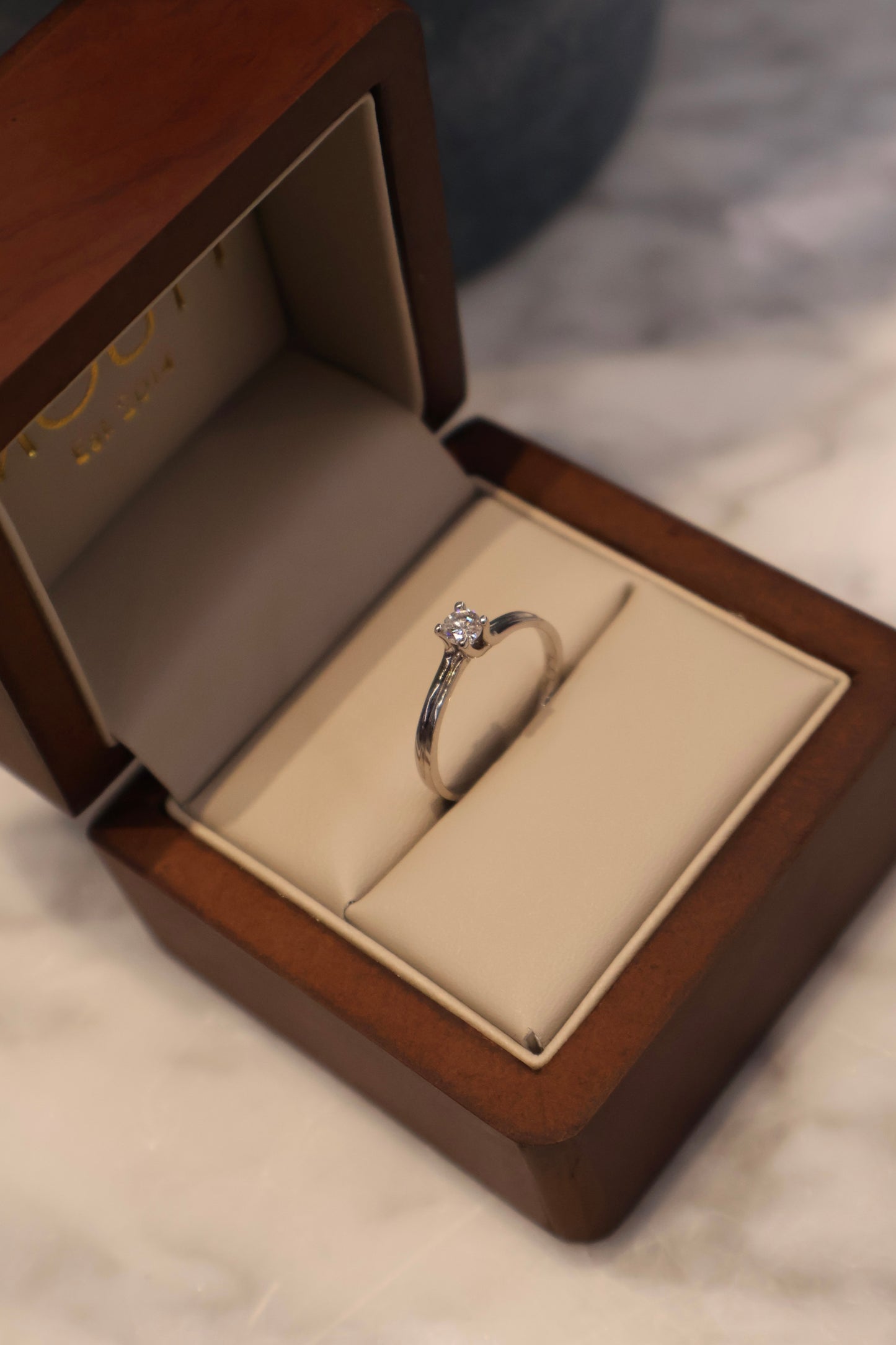 Anillo en Oro Blanco de 14k con Diamante Natural .18cts Mod: OF1992