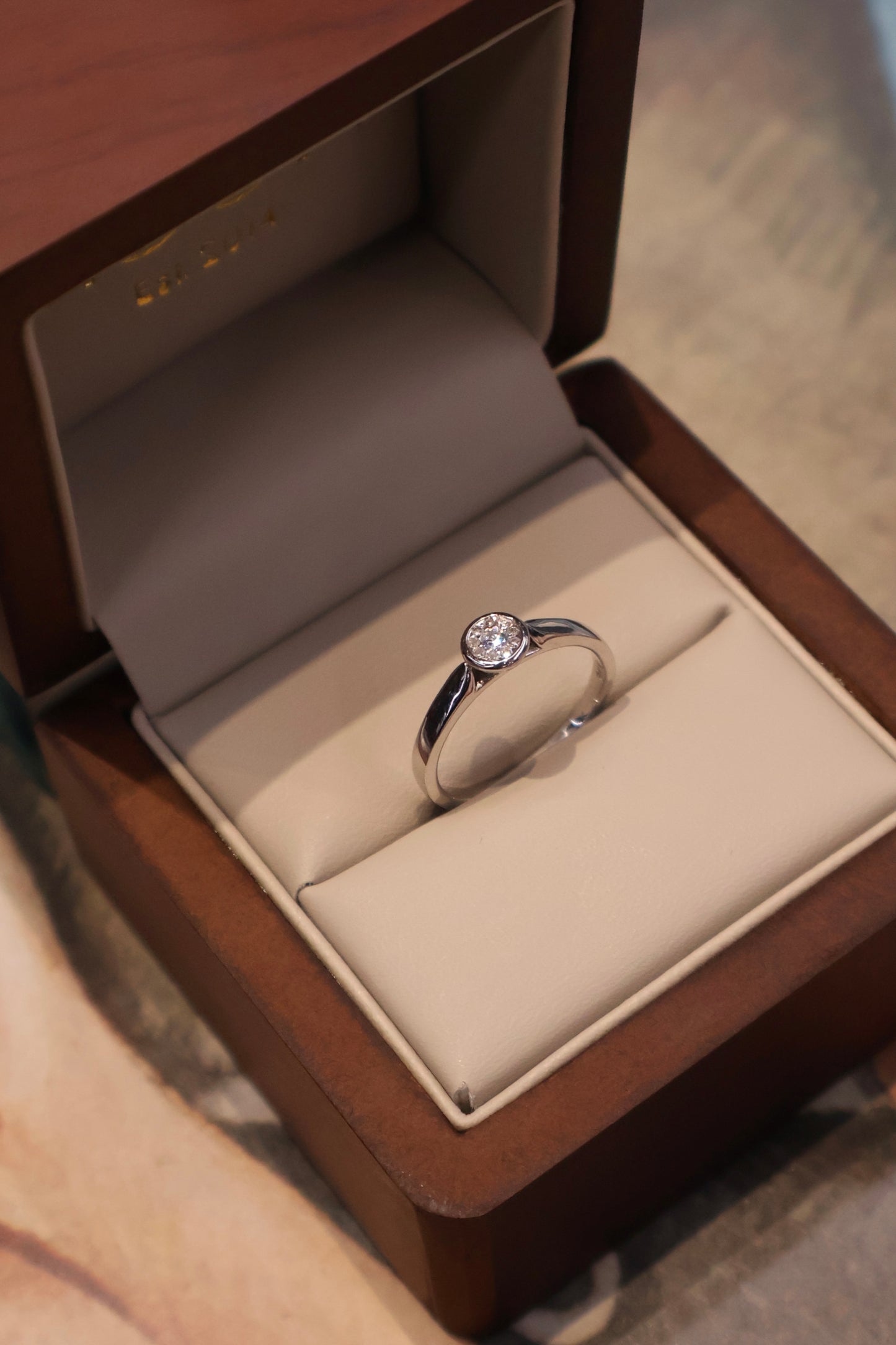 Anillo en Oro Blanco de 14k con Diamante Natural .13cts  Mod: OF2028