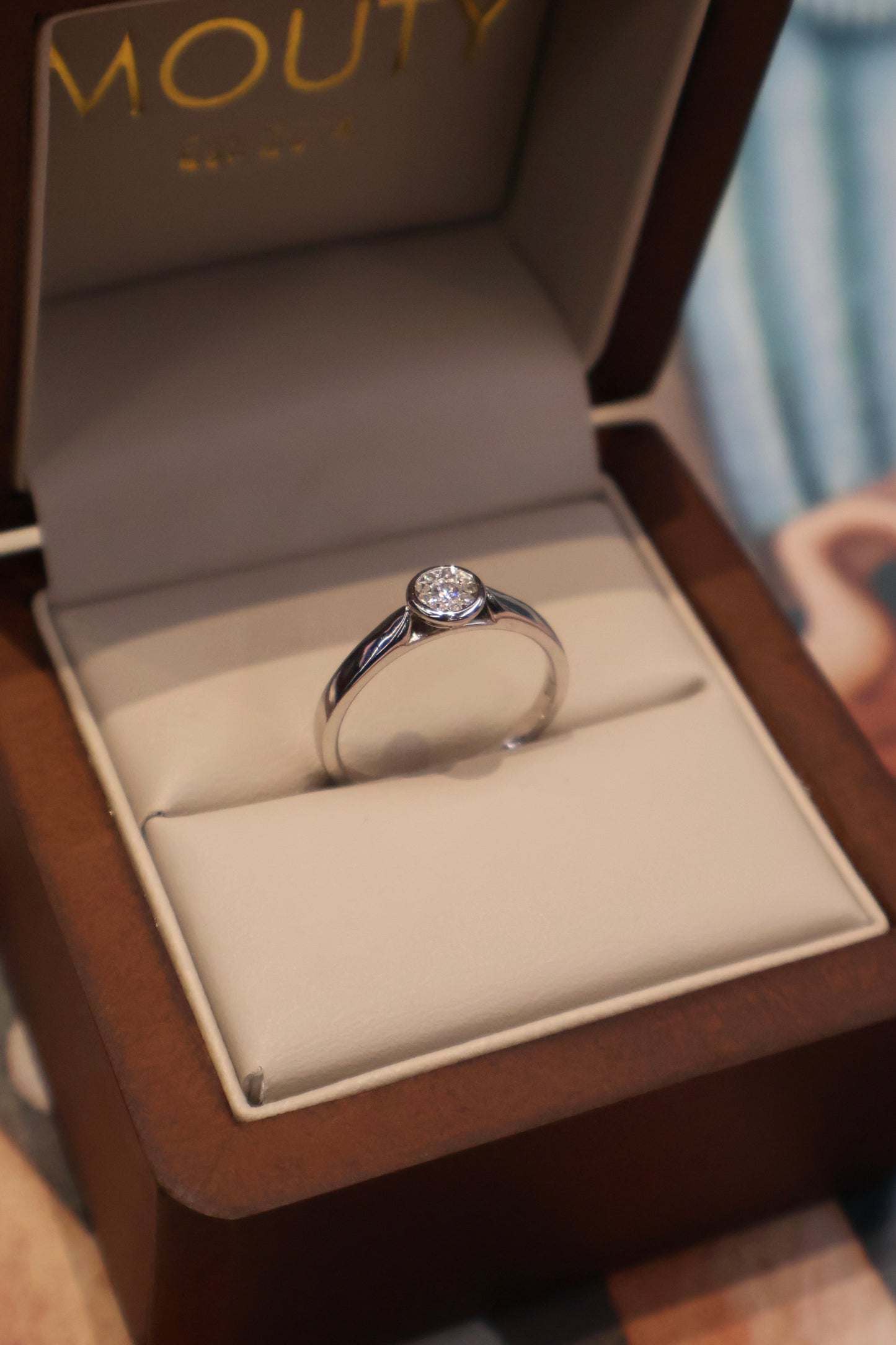 Anillo en Oro Blanco de 14k con Diamante Natural .13cts  Mod: OF2028