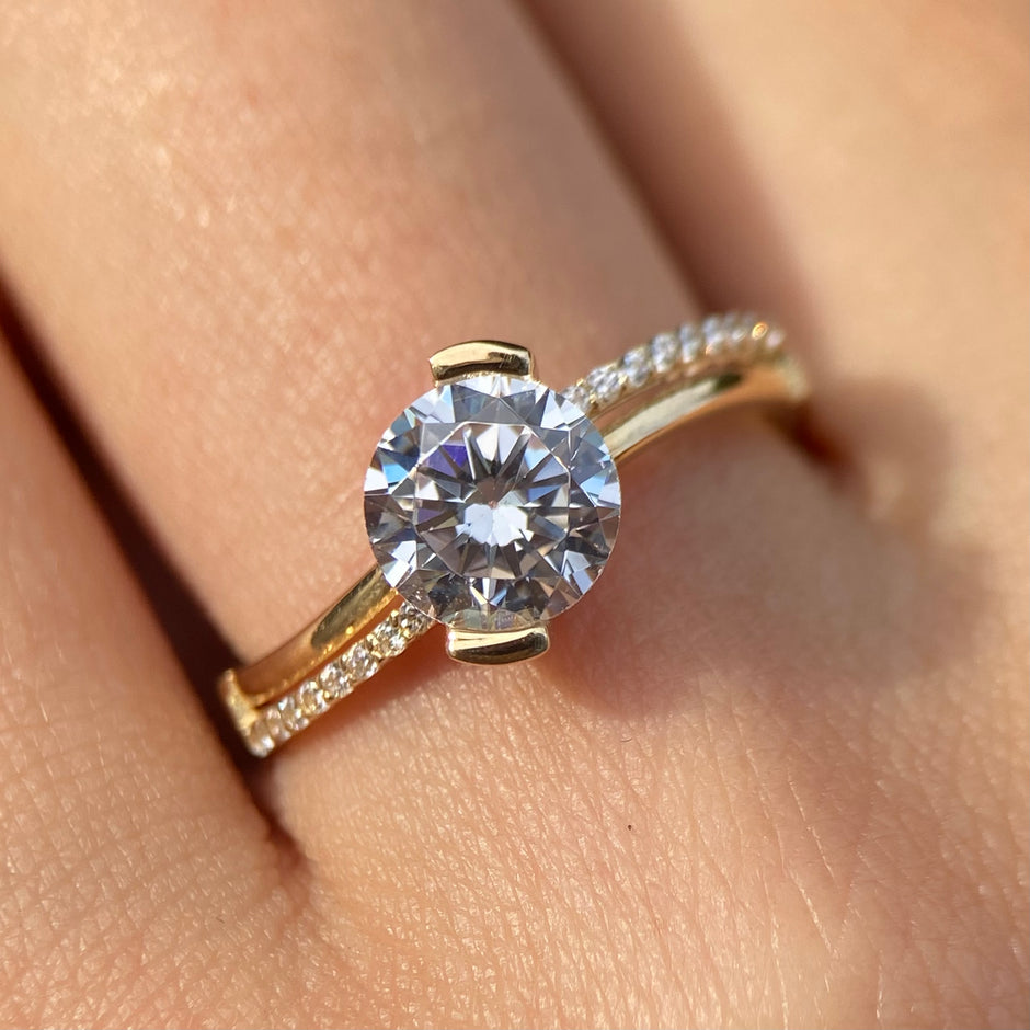 Anillo de compromiso en oro