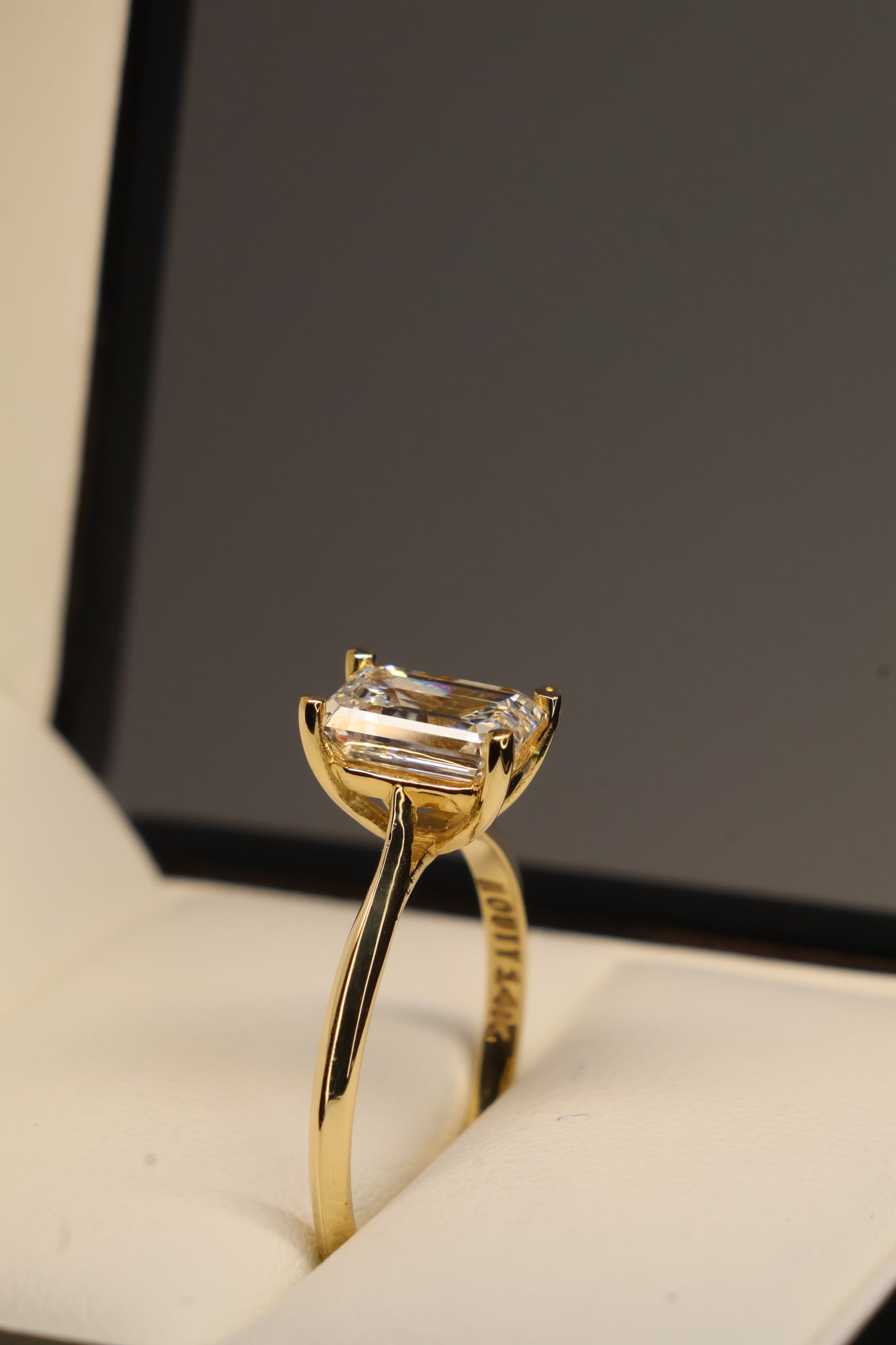 Anillo Andromeda en Oro Amarillo 14k con Diamante de Laboratorio 1.91 ct | IGI