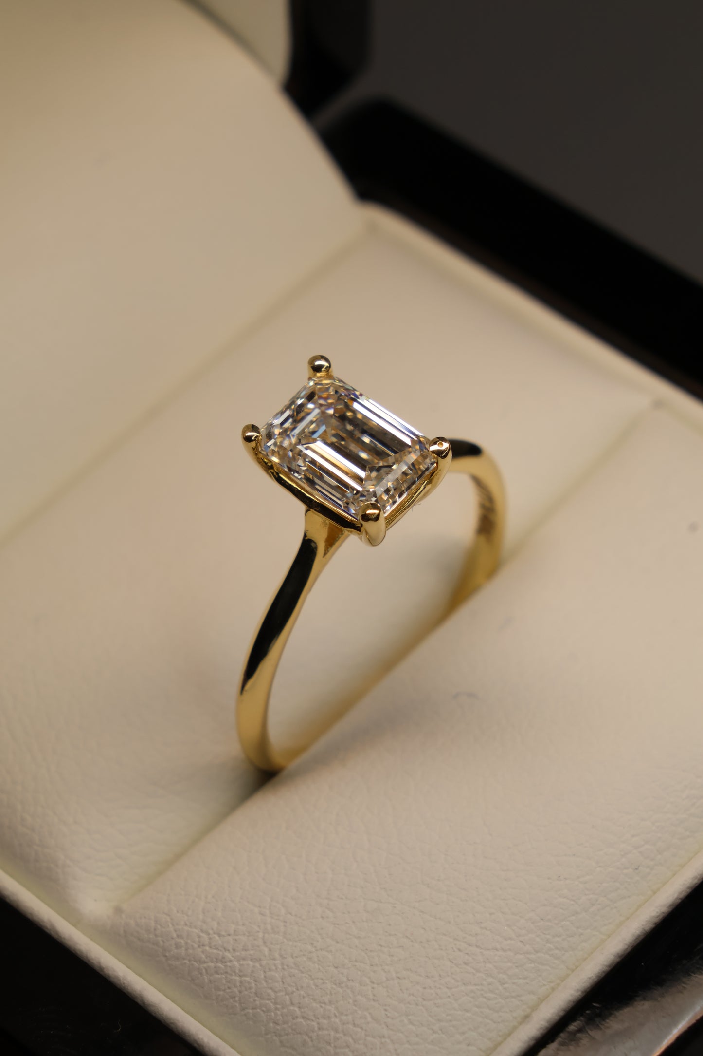 Anillo Andromeda en Oro Amarillo 14k con Diamante de Laboratorio 1.91 ct | IGI