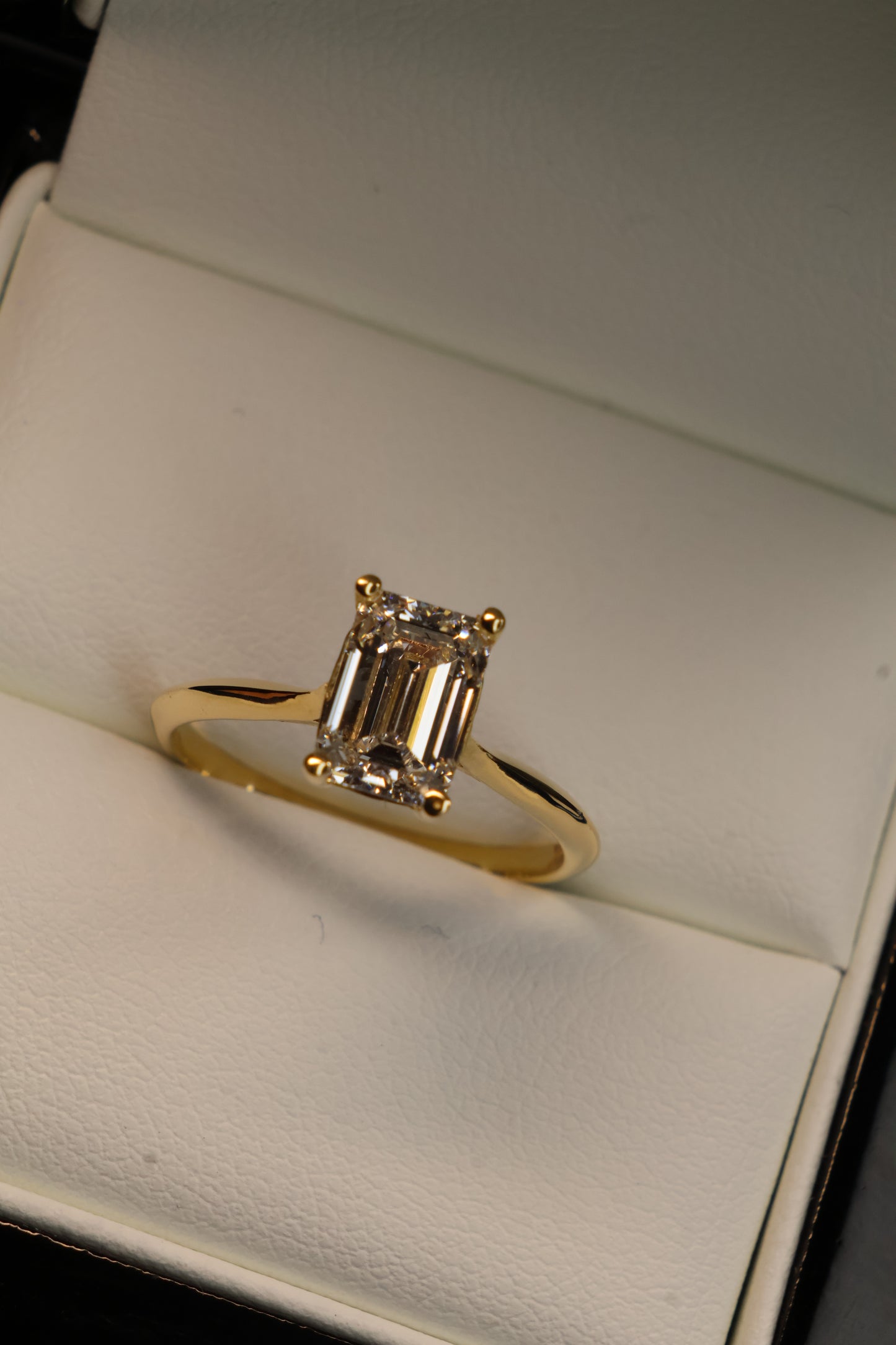 Anillo Andromeda en Oro Amarillo 14k con Diamante de Laboratorio 1.91 ct | IGI