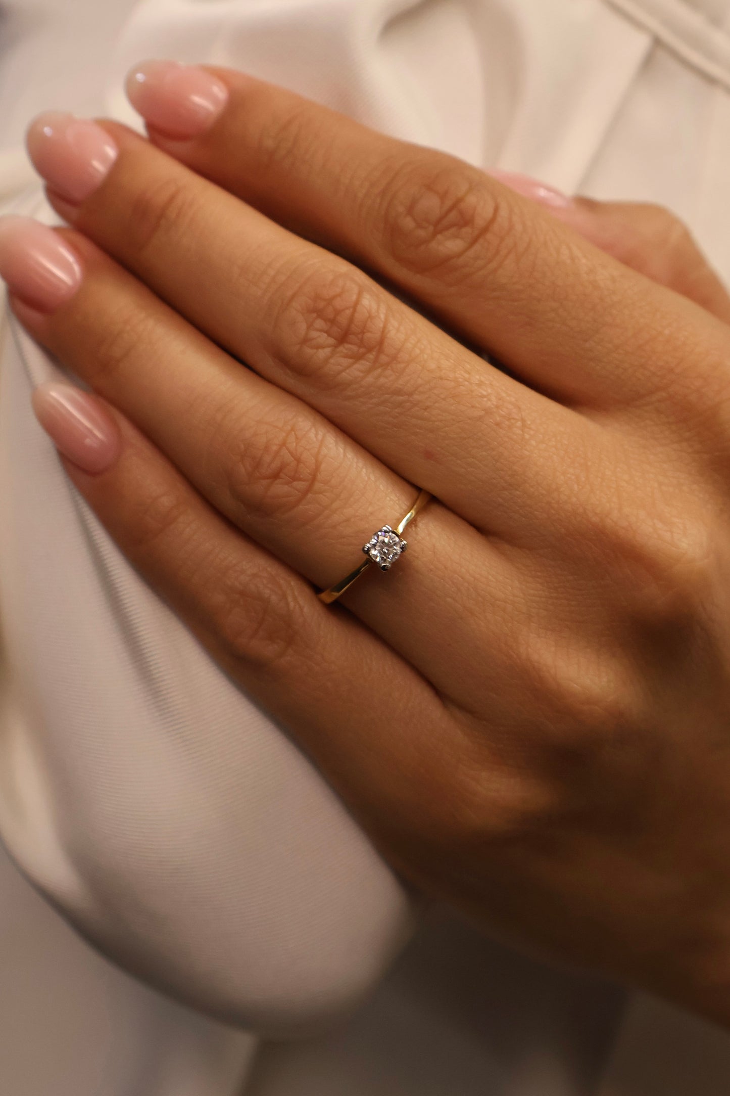 Anillo en Oro Amarillo 14k con Diamante Natural .18cts OF2160