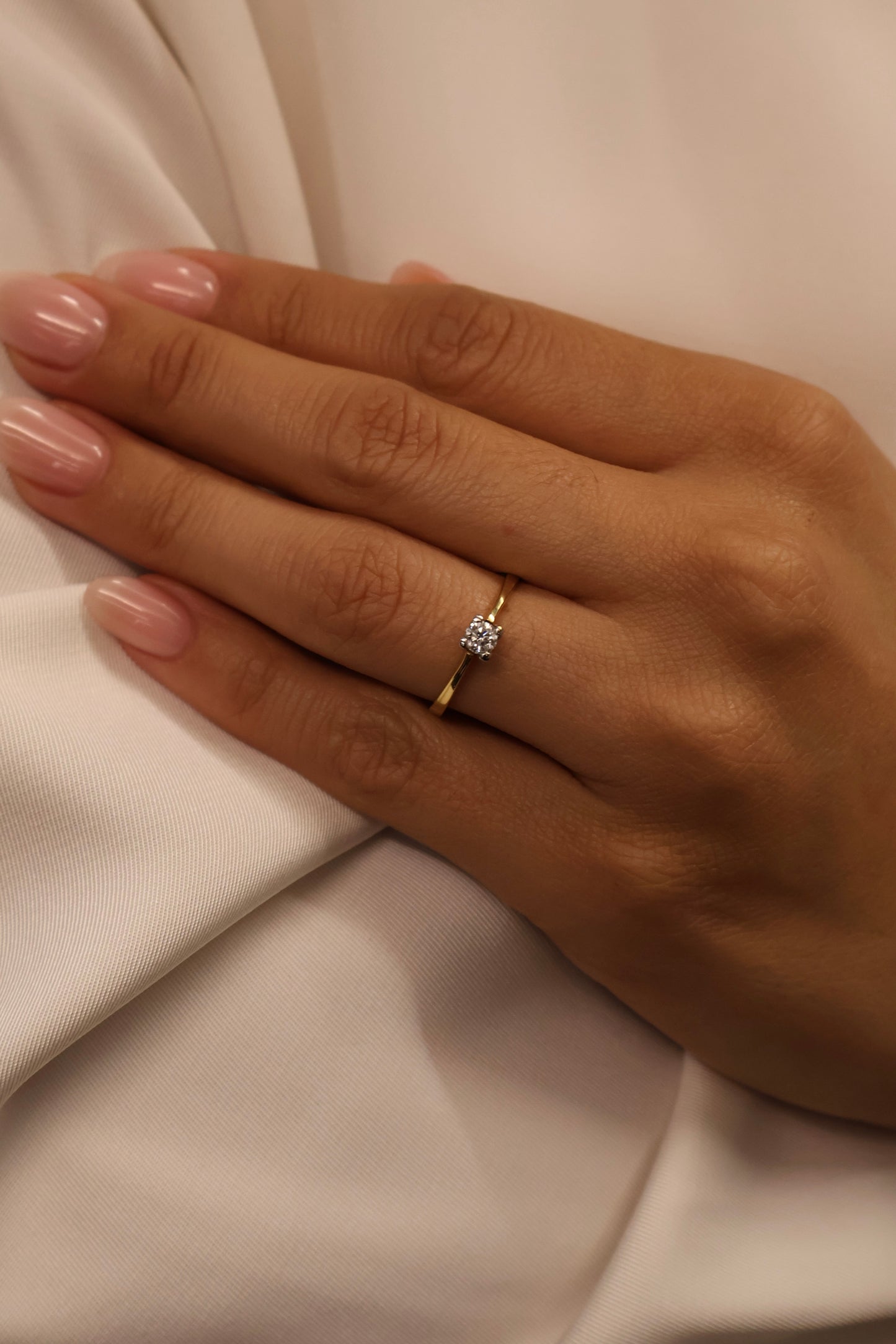 Anillo en Oro Amarillo 14k con Diamante Natural .18cts OF2160